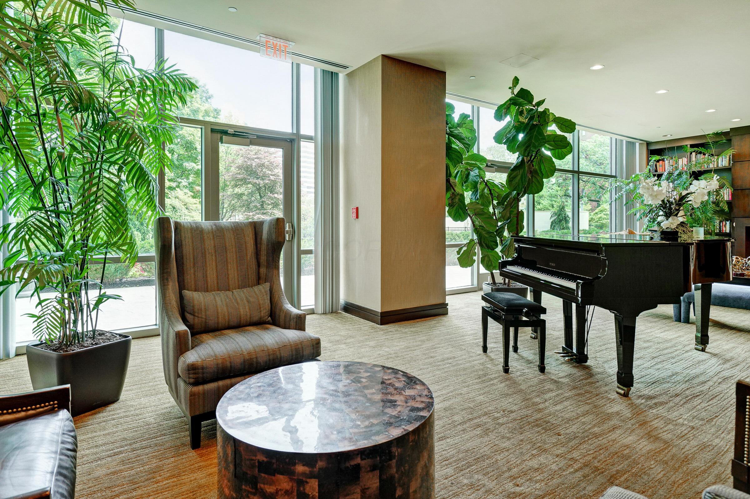 1 Miranova Place, 610