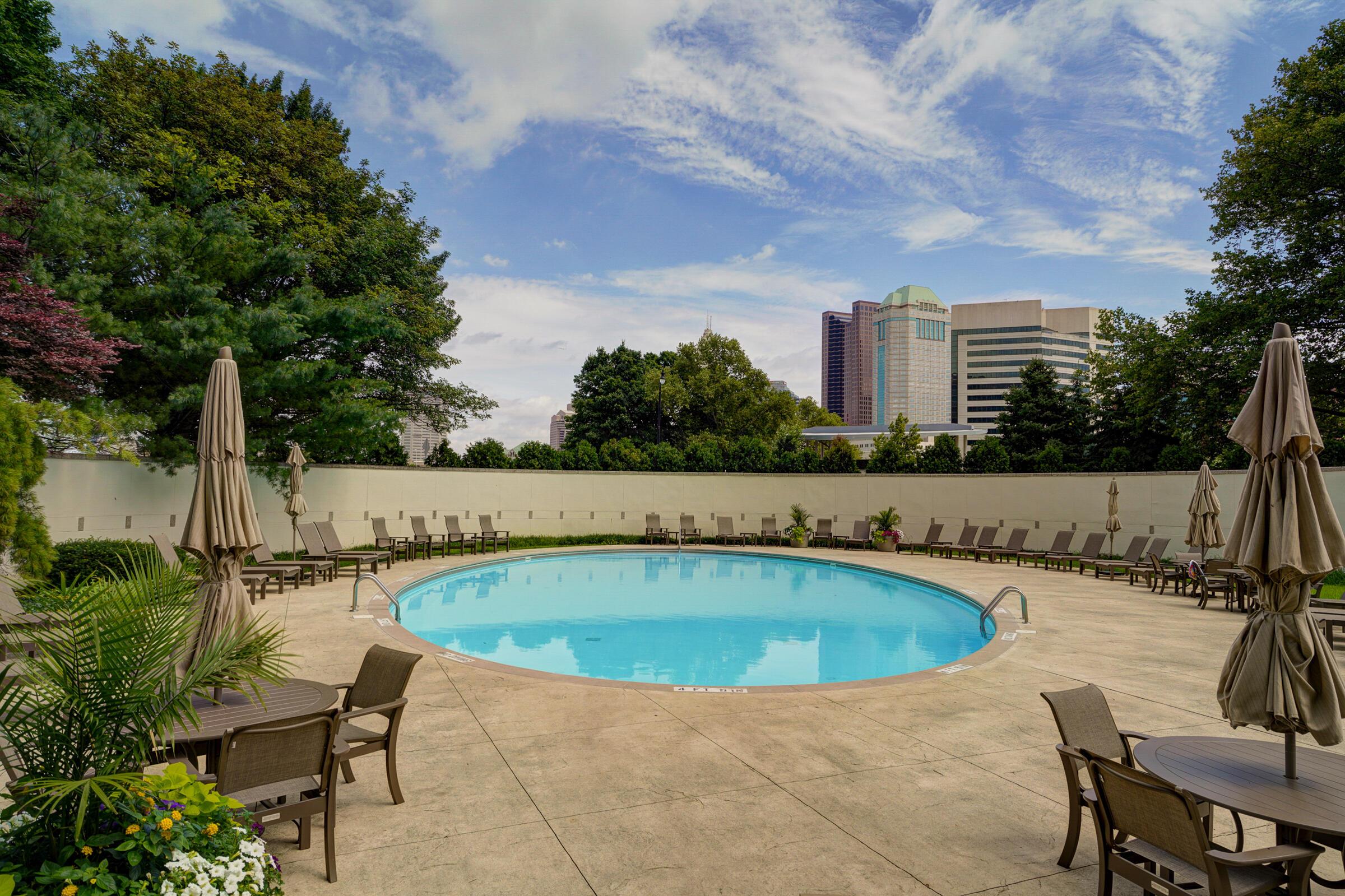 1 Miranova Place, 610