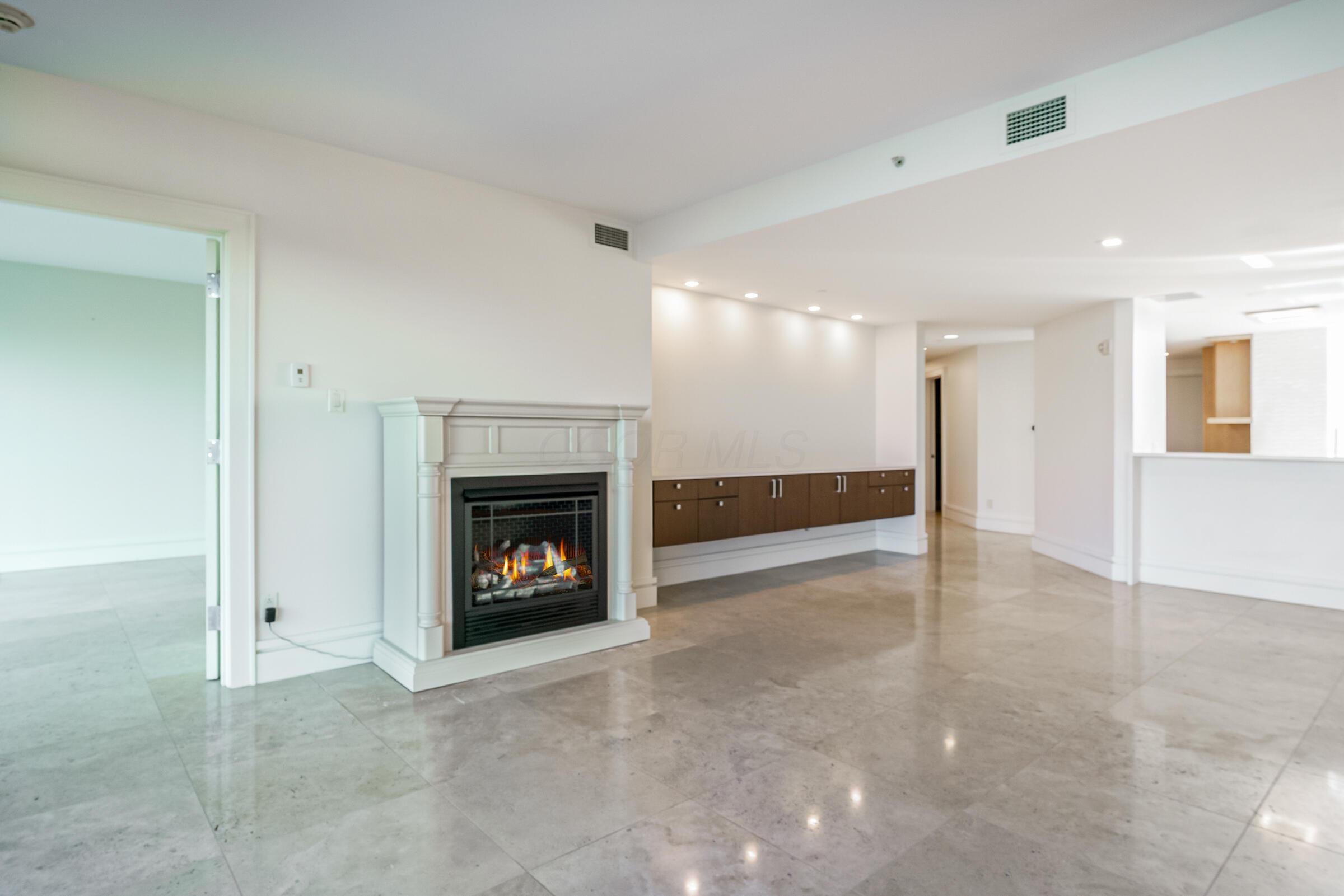 1 Miranova Place, 610