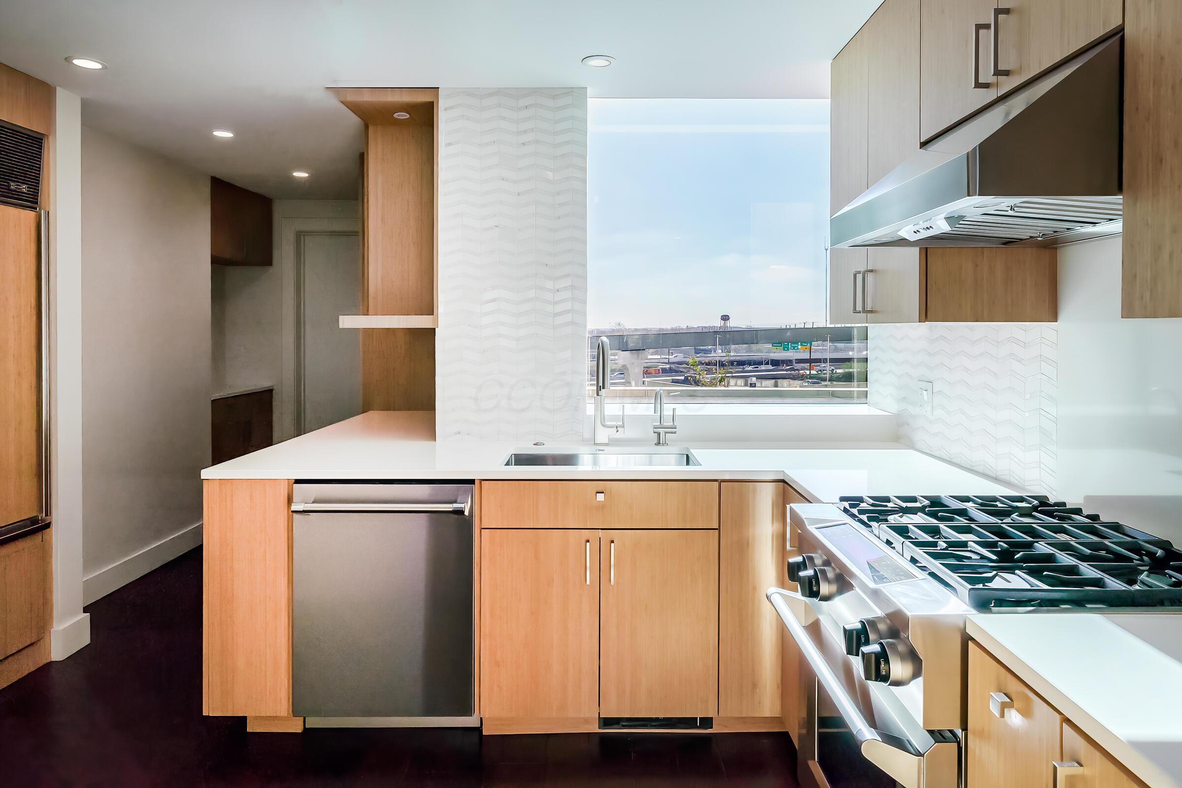 1 Miranova Place, 610