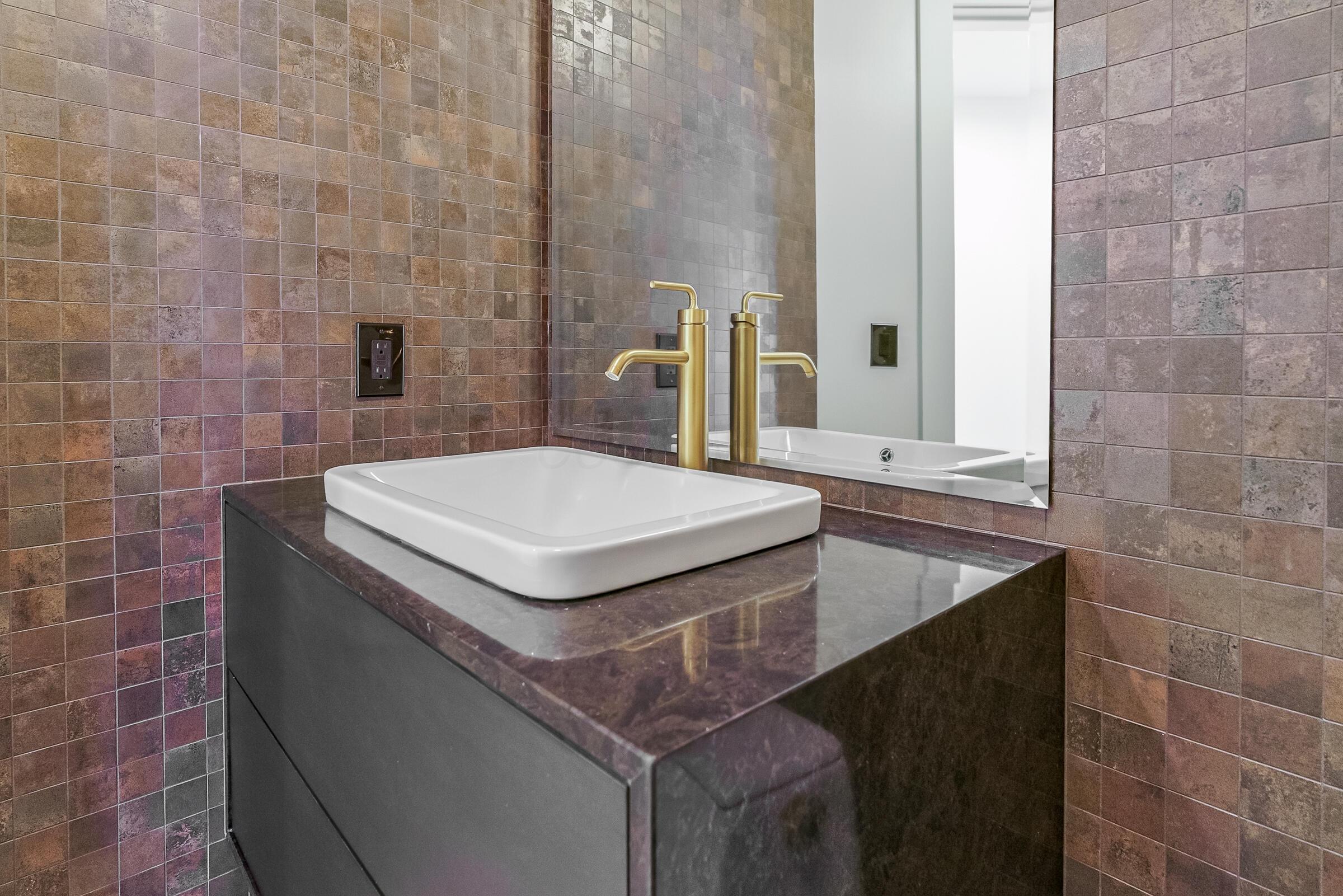 1 Miranova Place, 610