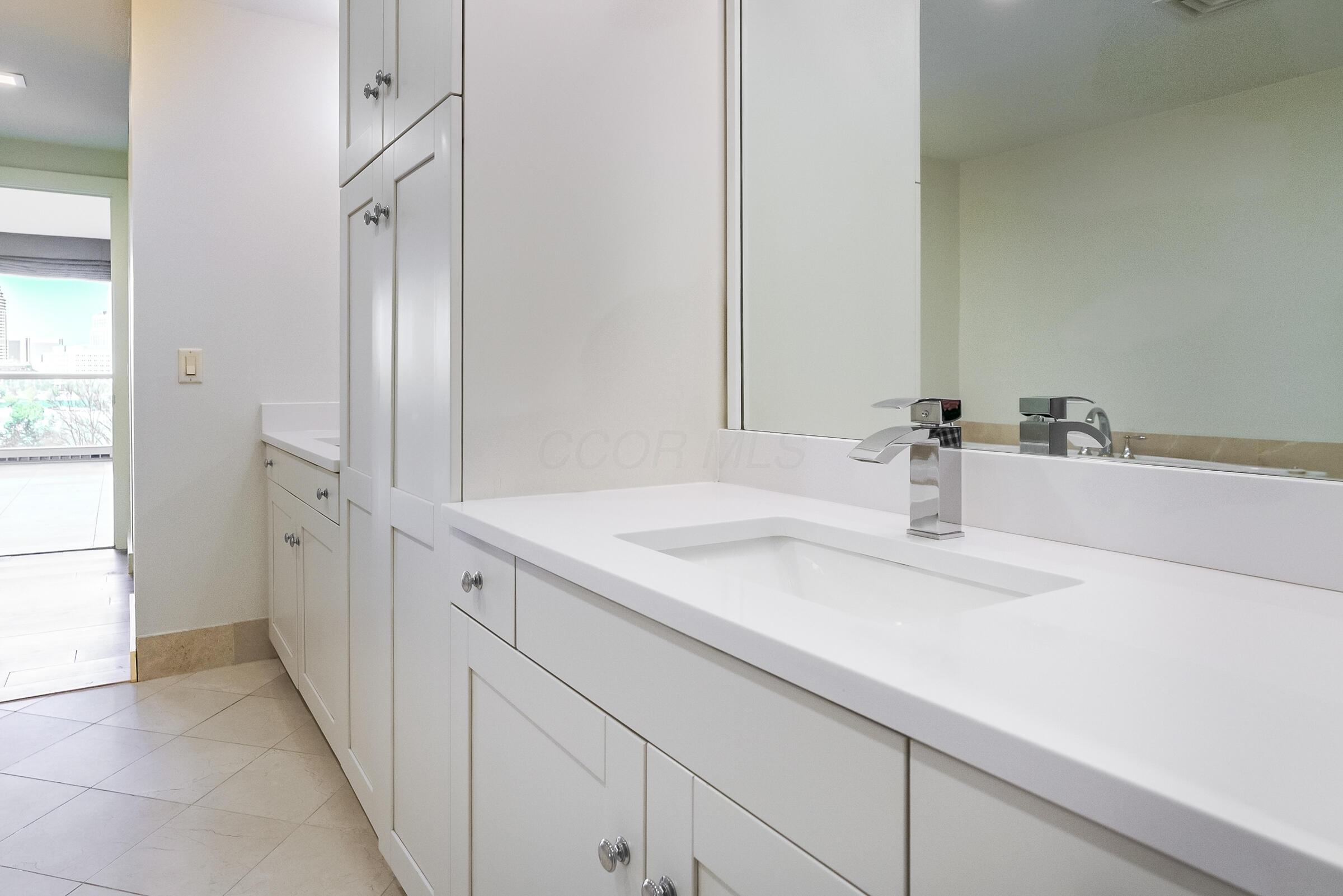 1 Miranova Place, 610