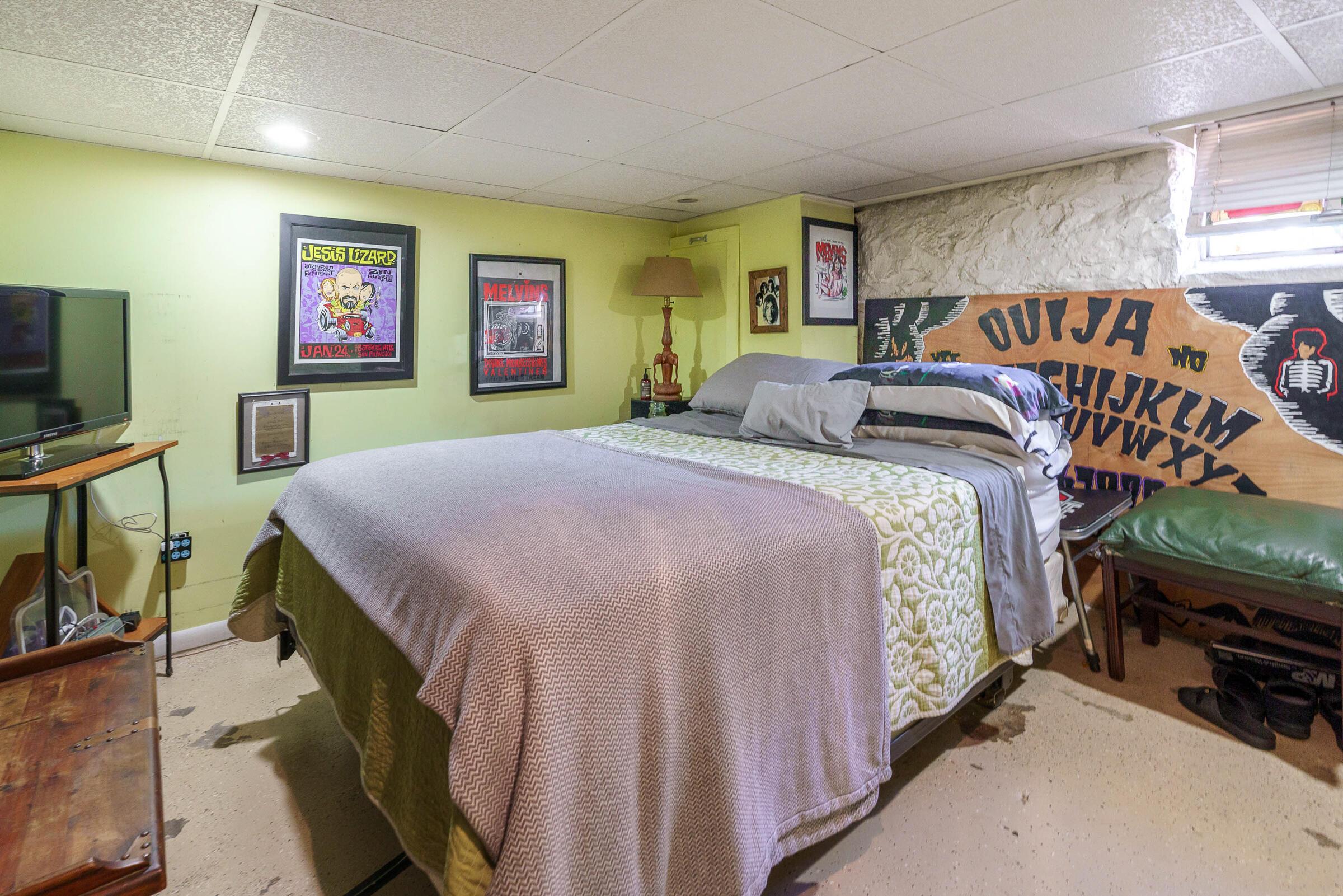 699-701 S 6th Street