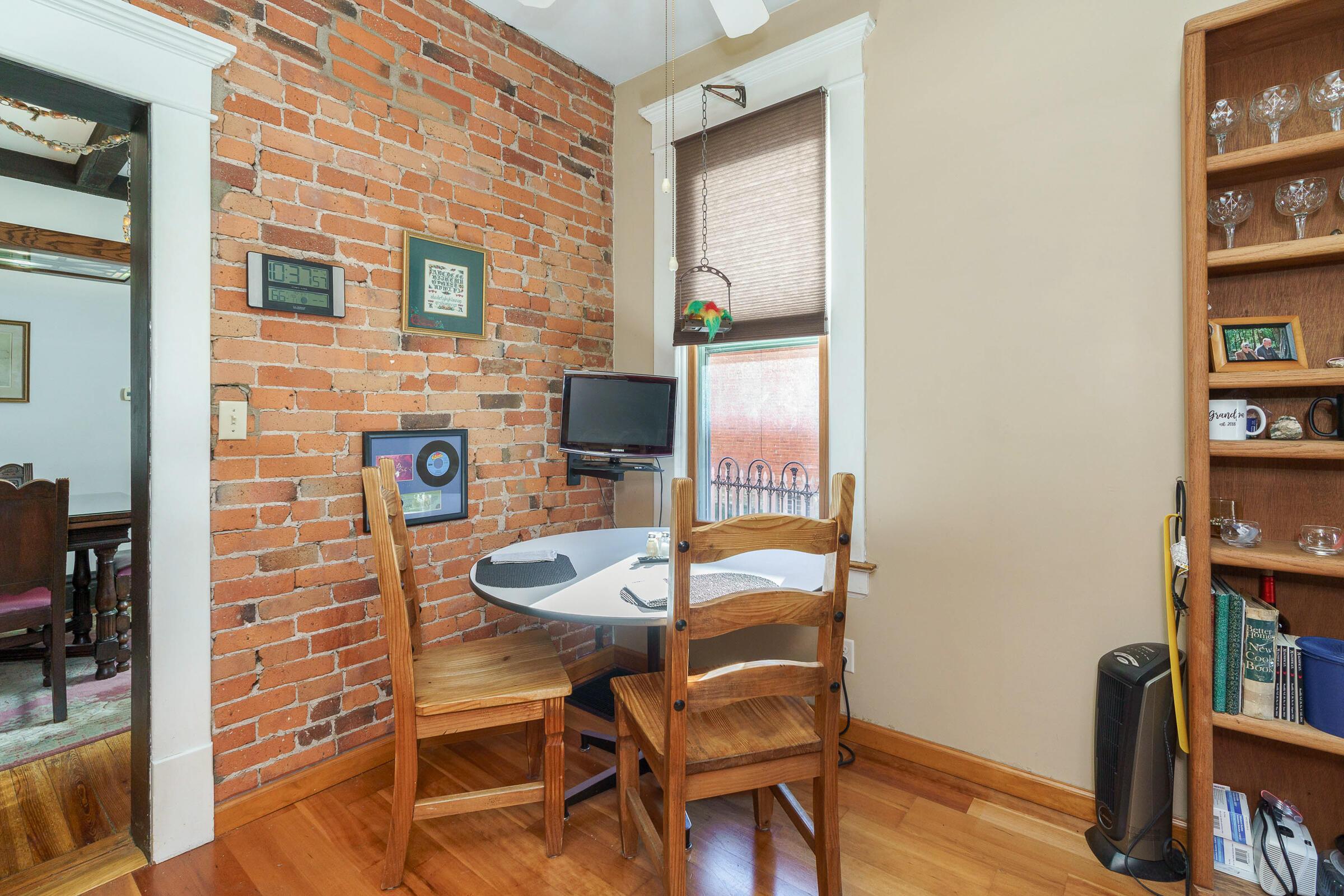 699-701 S 6th Street