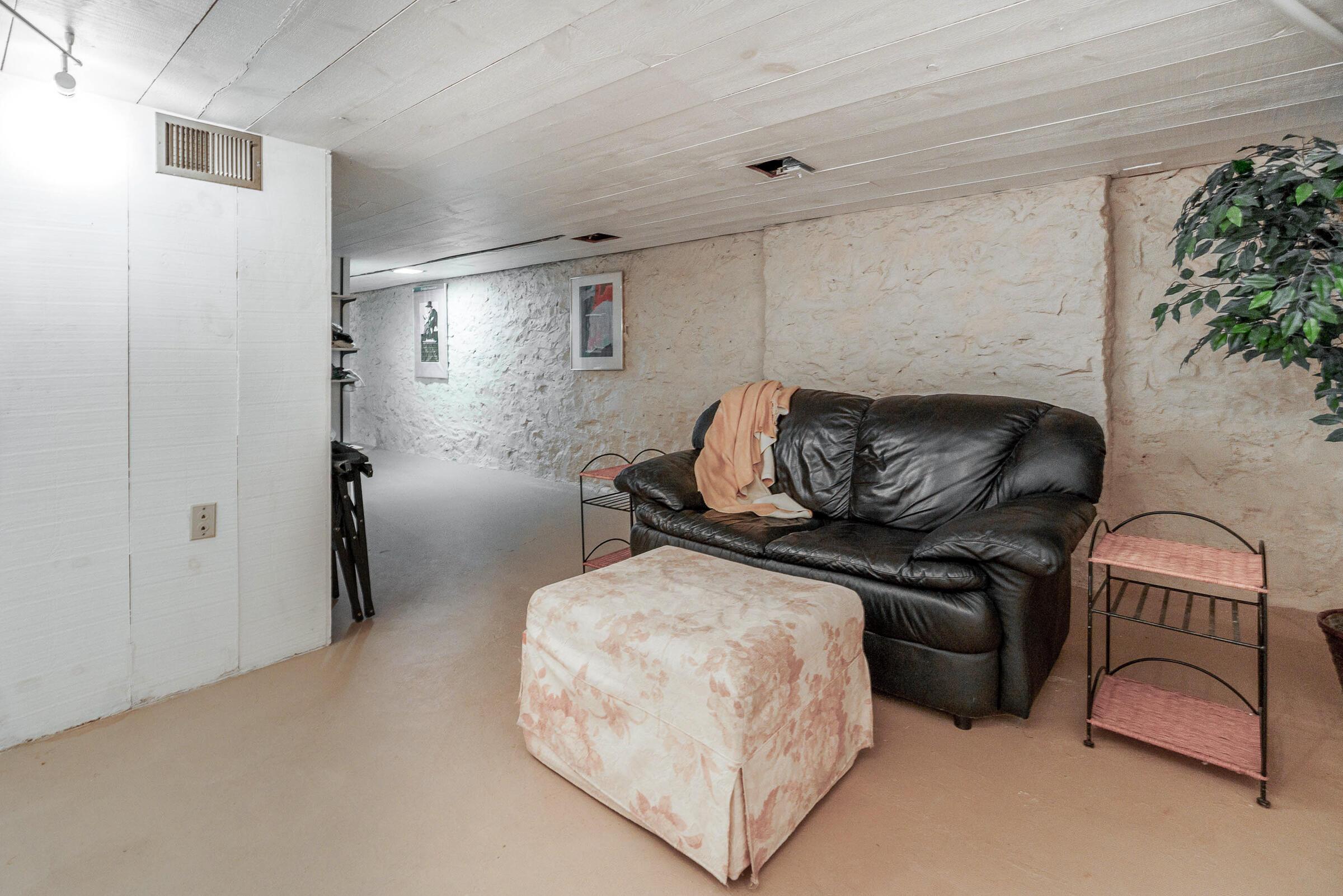 699-701 S 6th Street