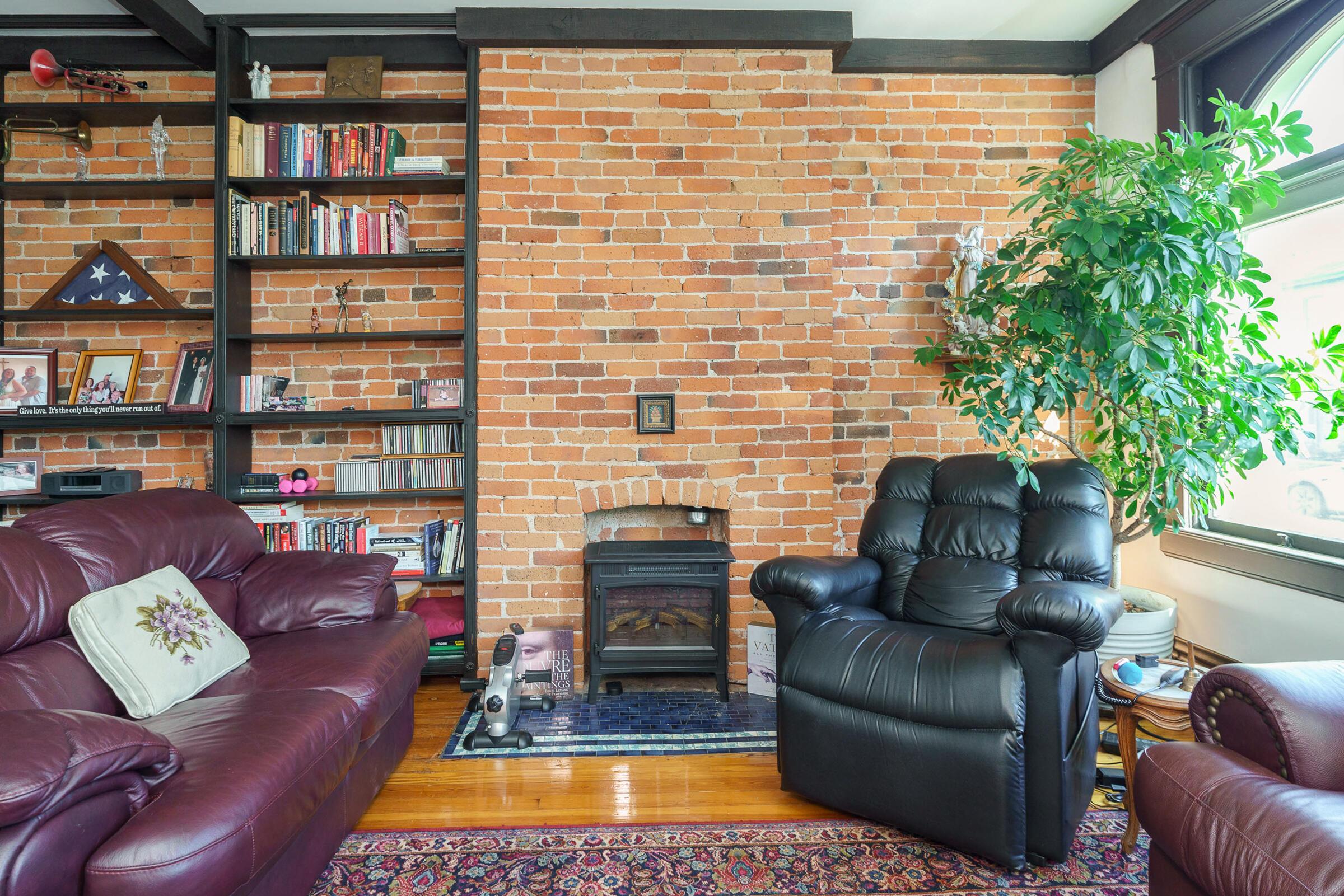 699-701 S 6th Street