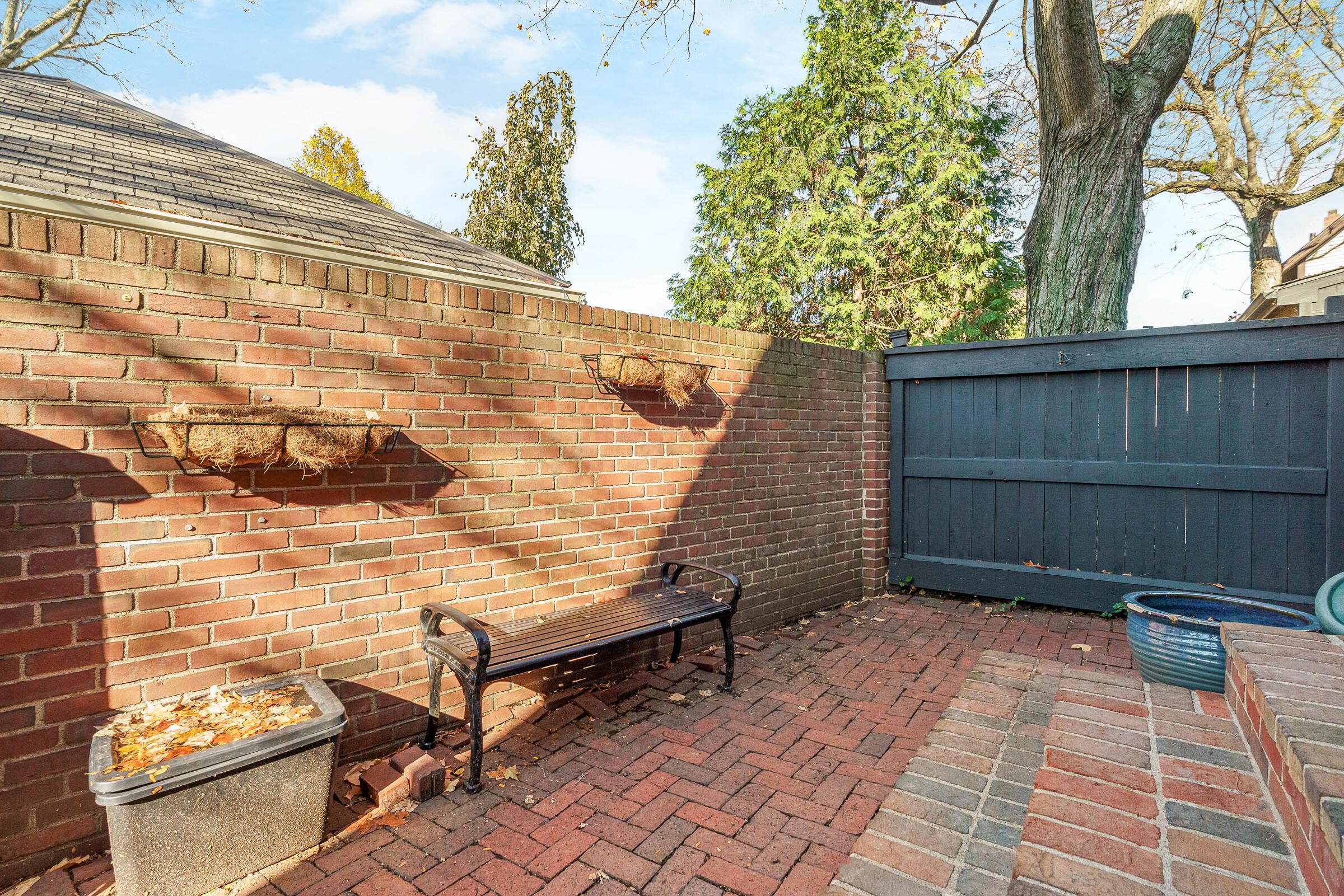 699-701 S 6th Street