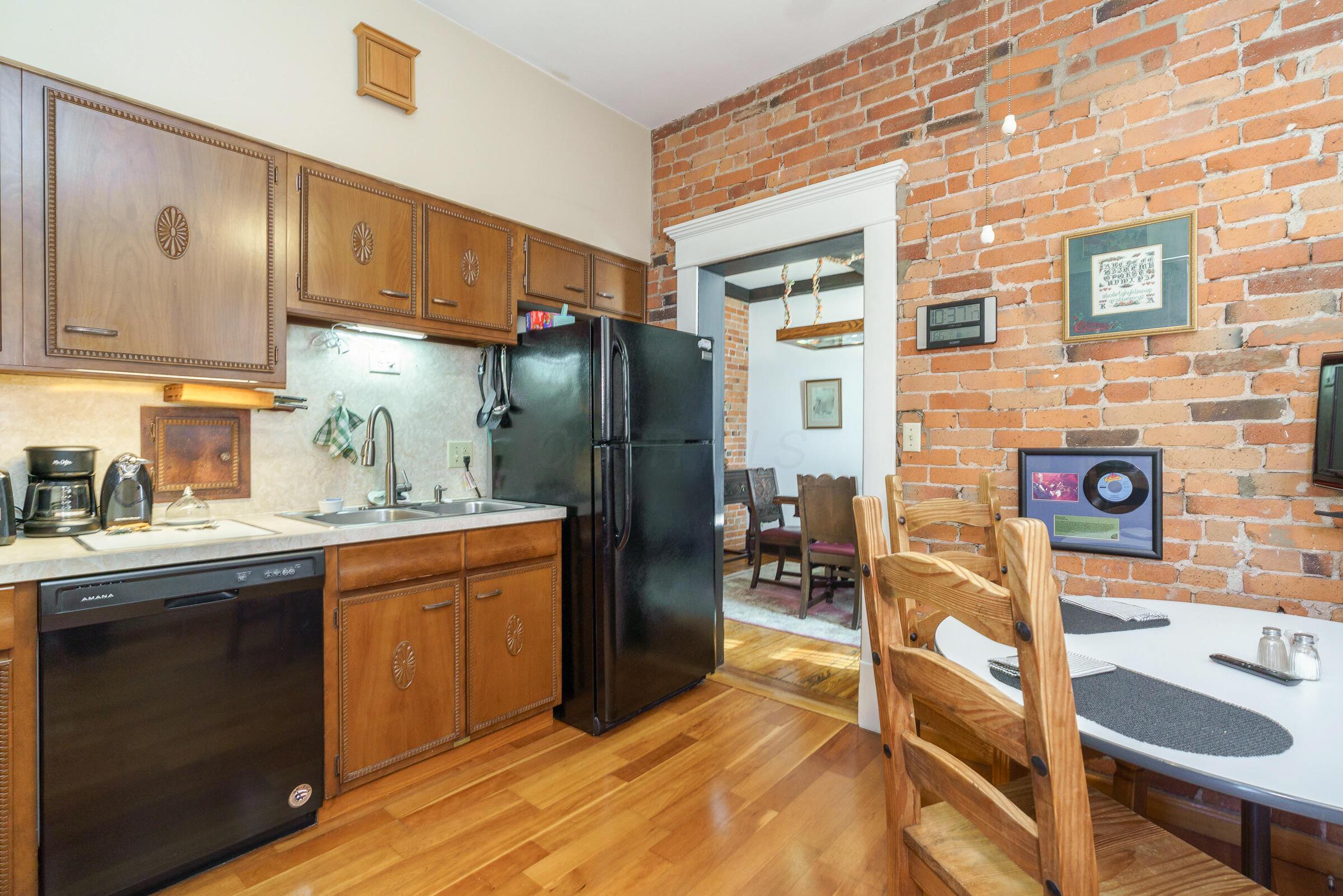 699-701 S 6th Street