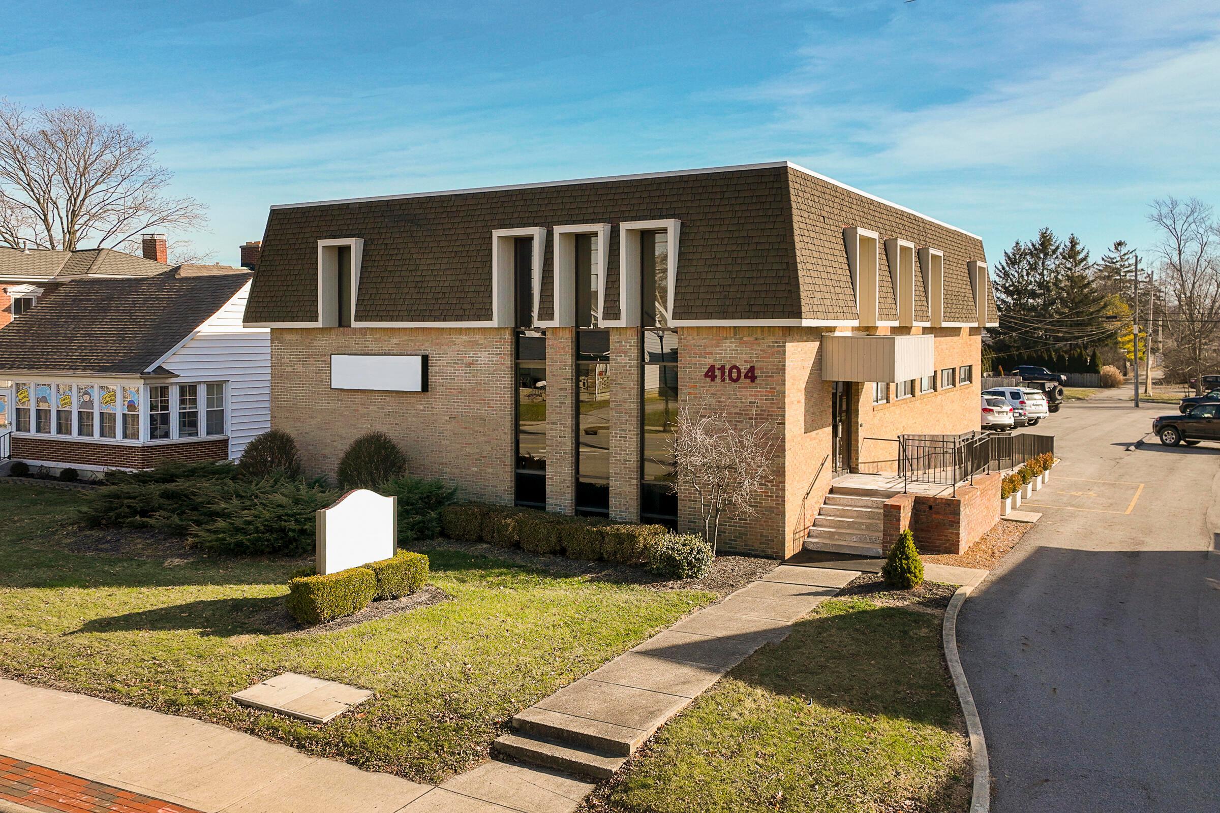 4104 Broadway