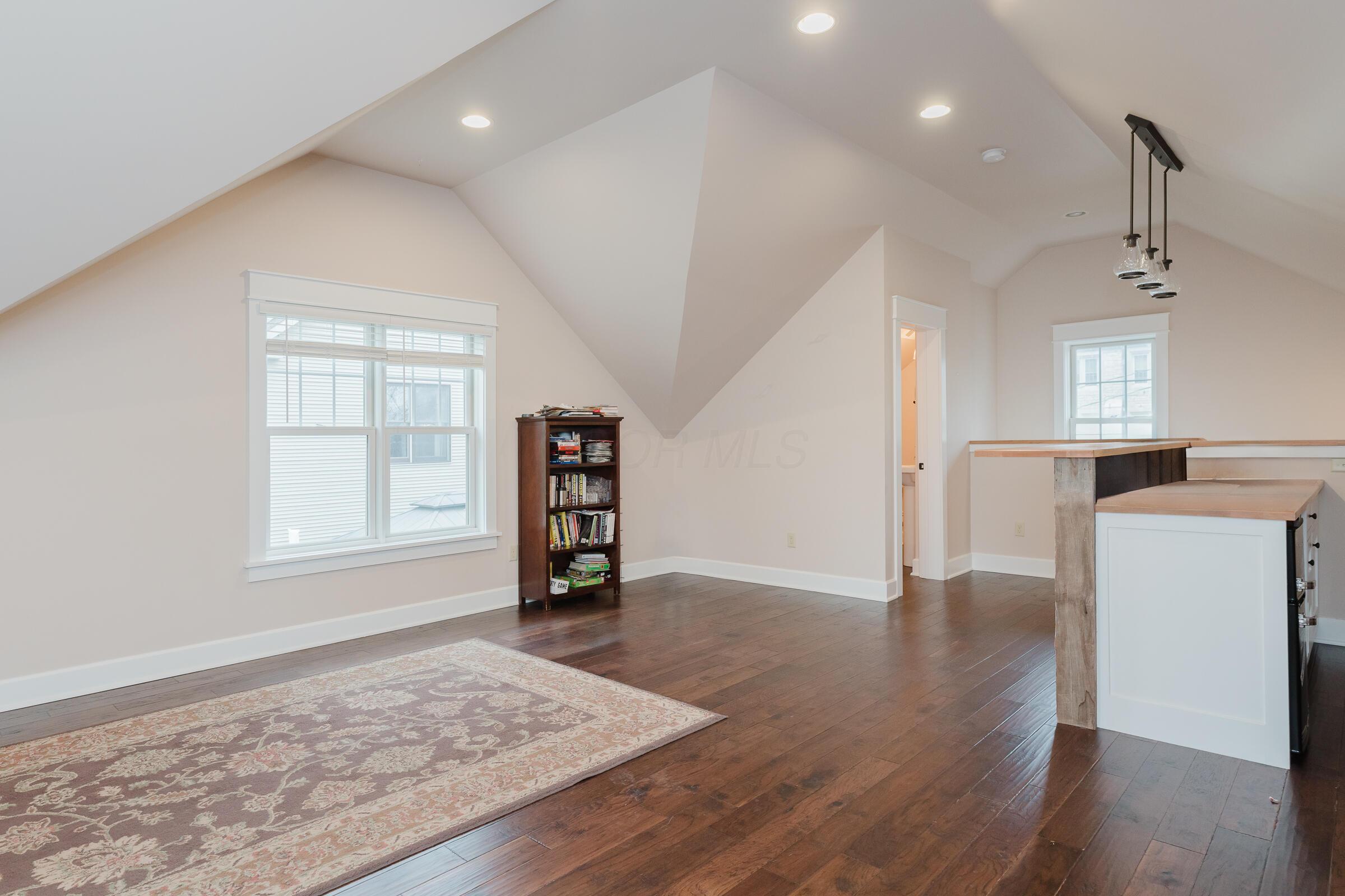 42 S Cassingham Road