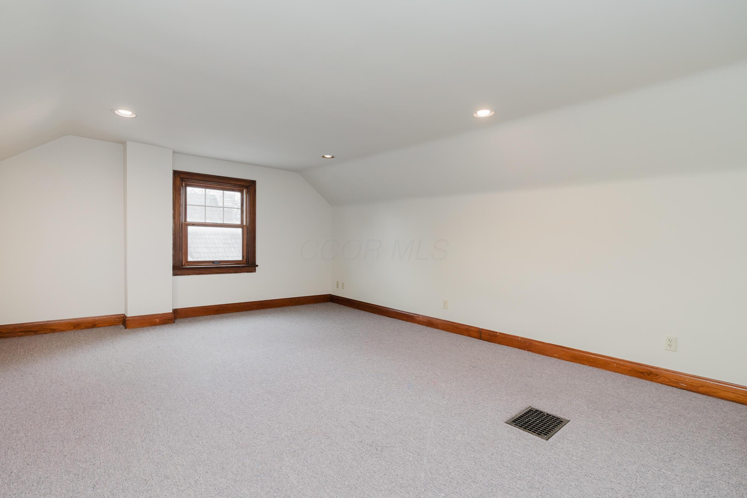 42 S Cassingham Road