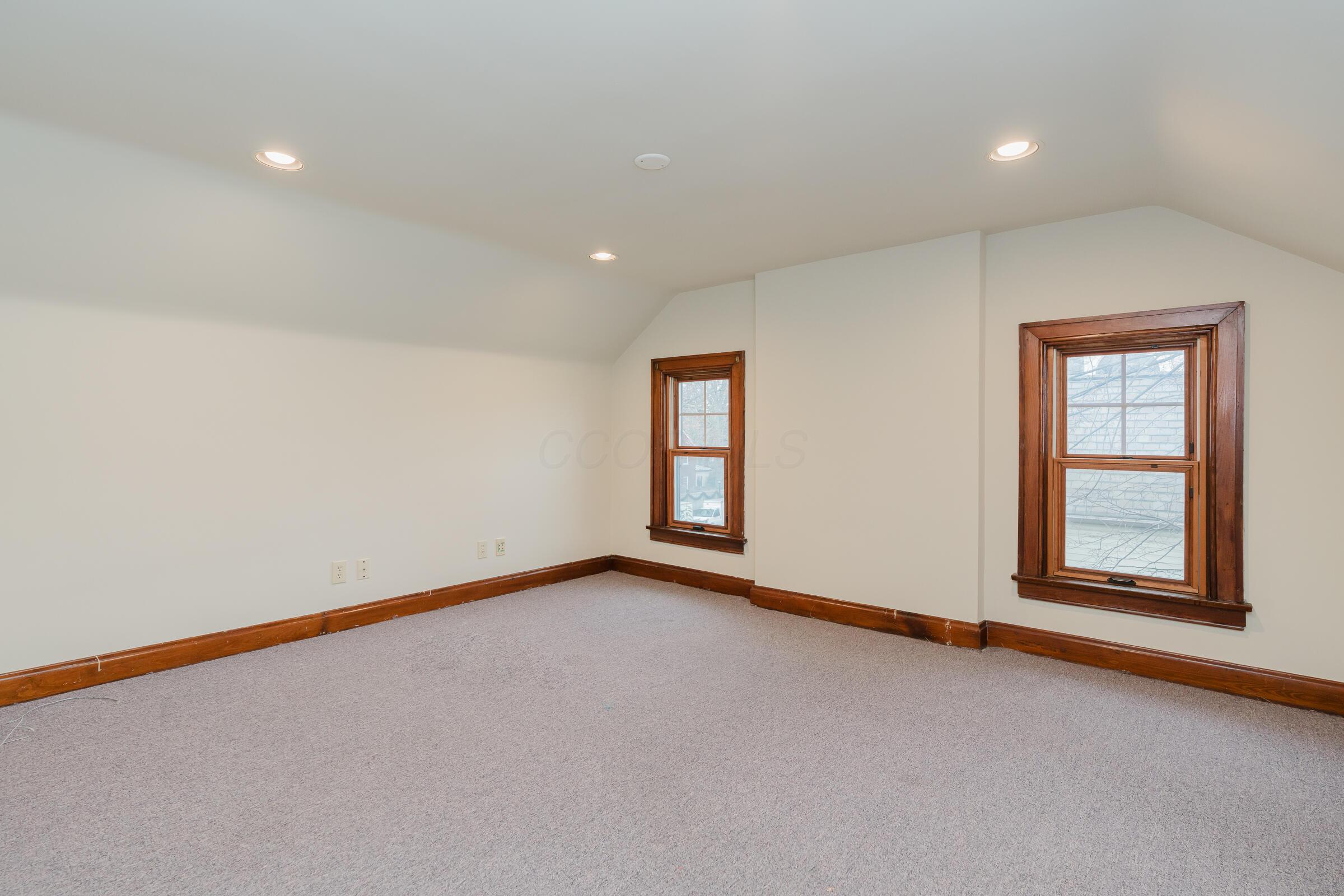 42 S Cassingham Road