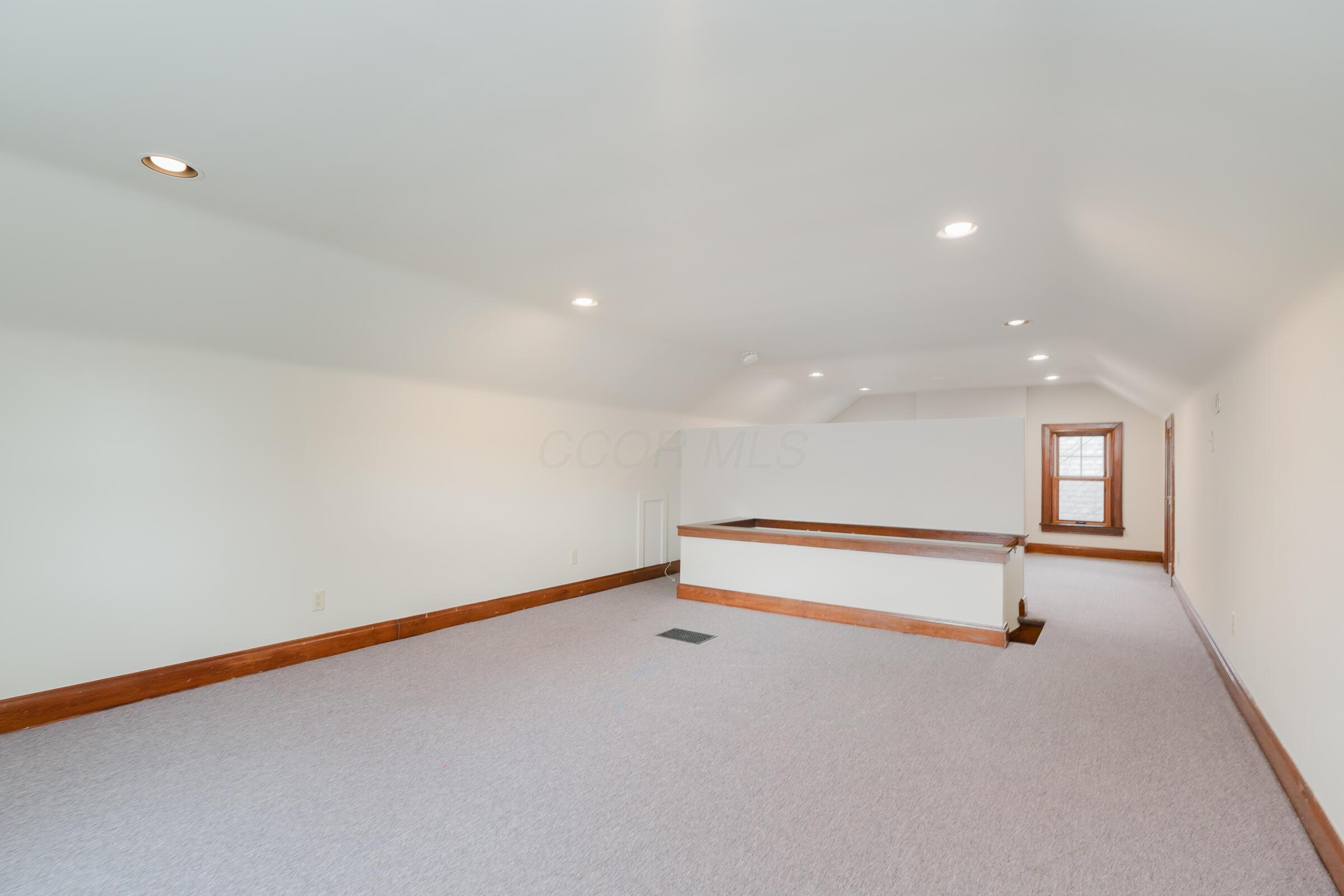 42 S Cassingham Road