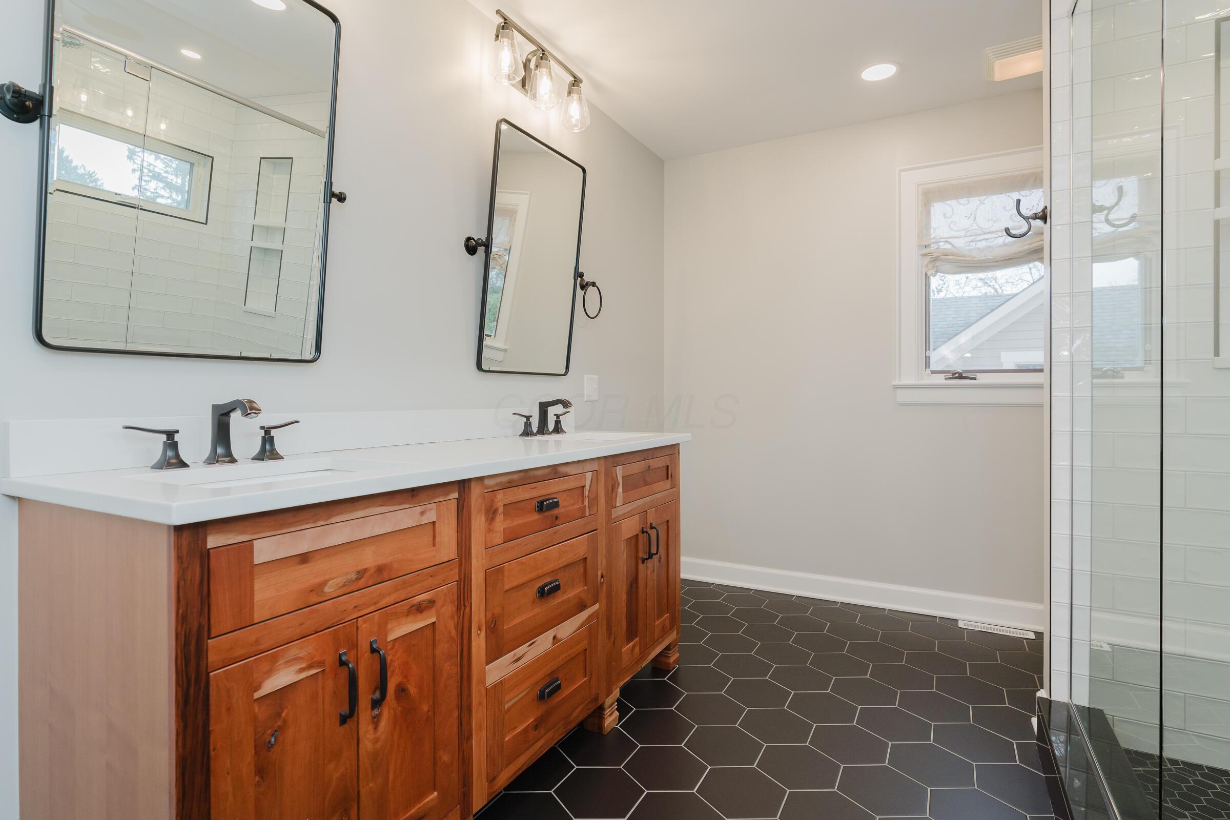 42 S Cassingham Road