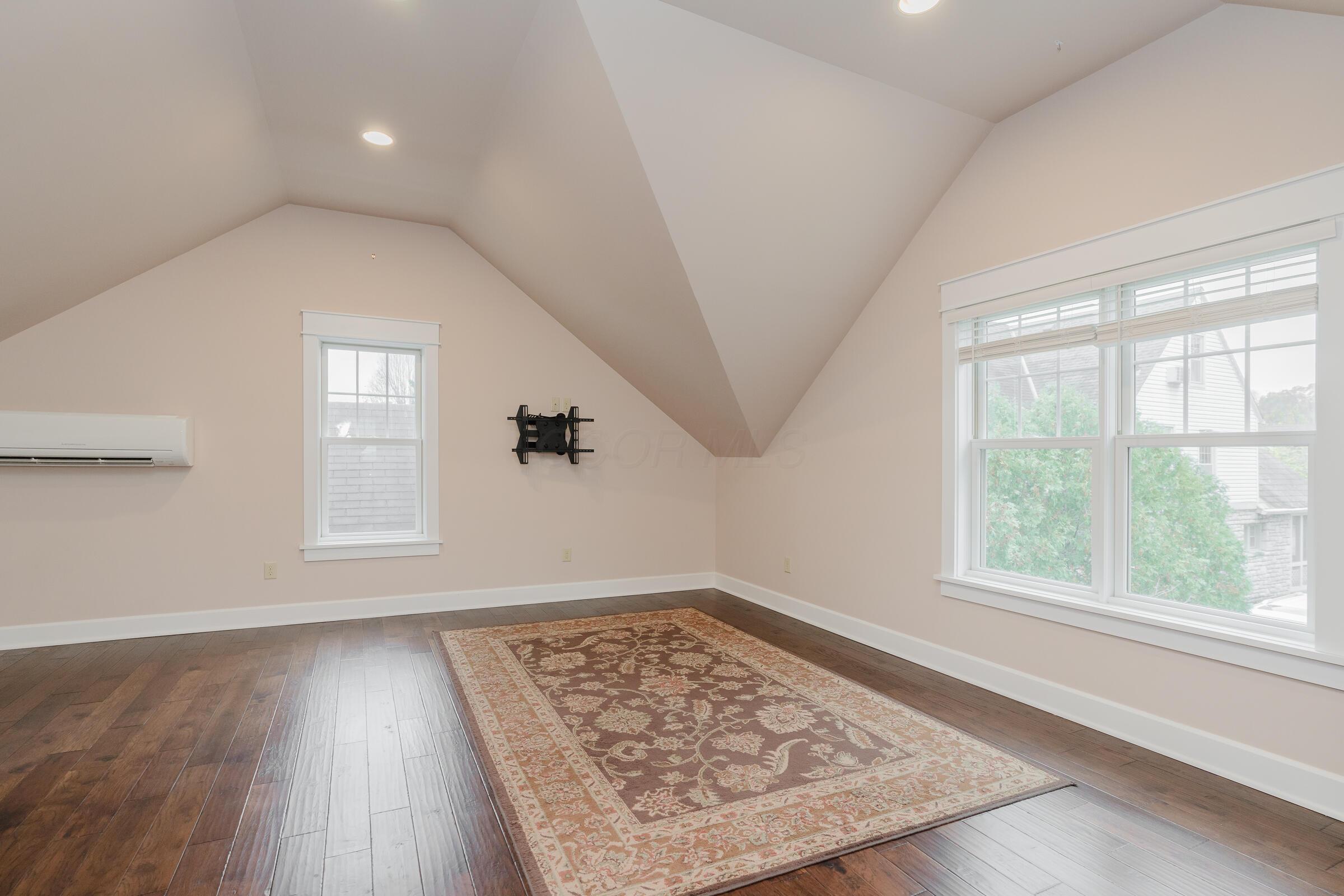 42 S Cassingham Road