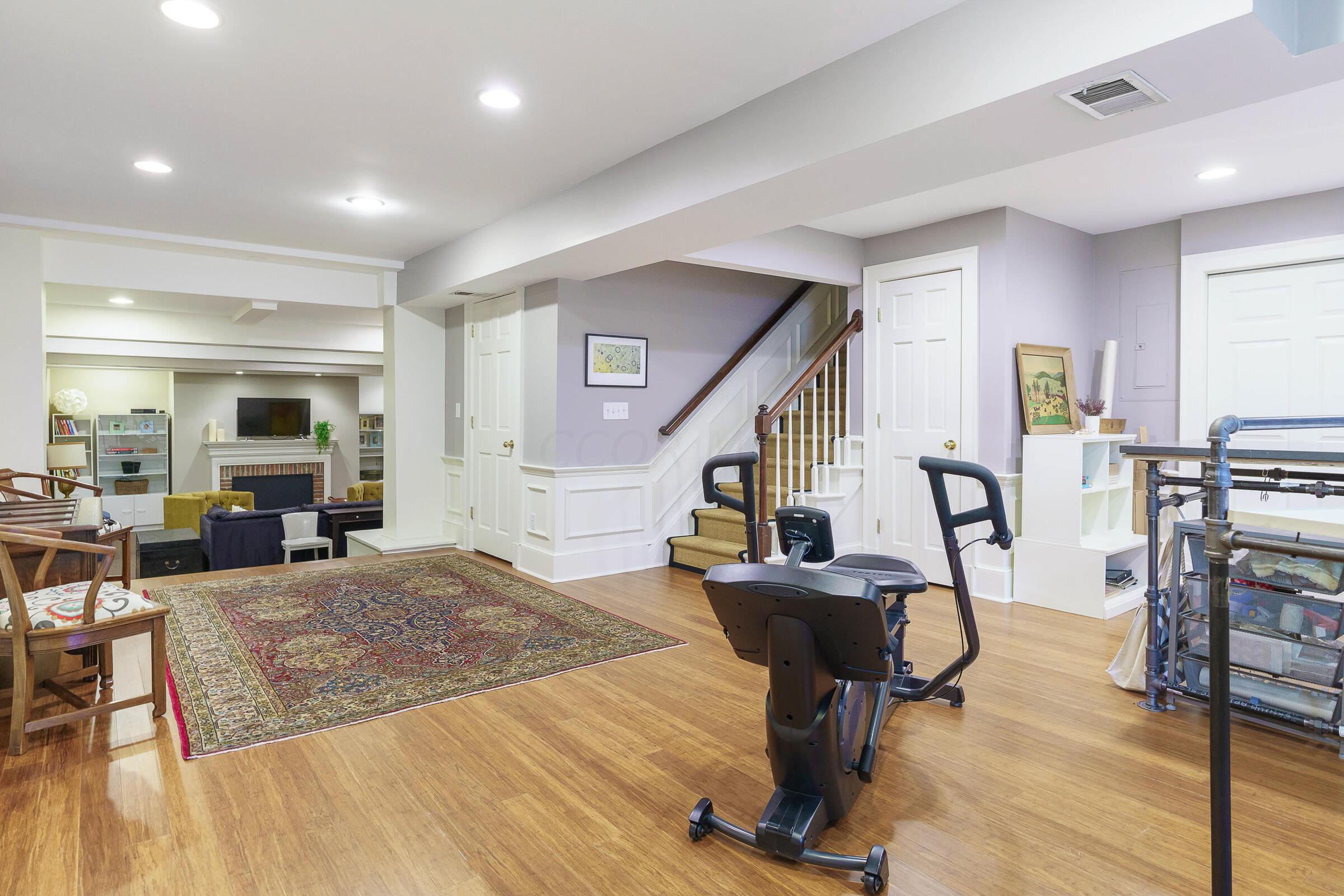 271 N Columbia Avenue