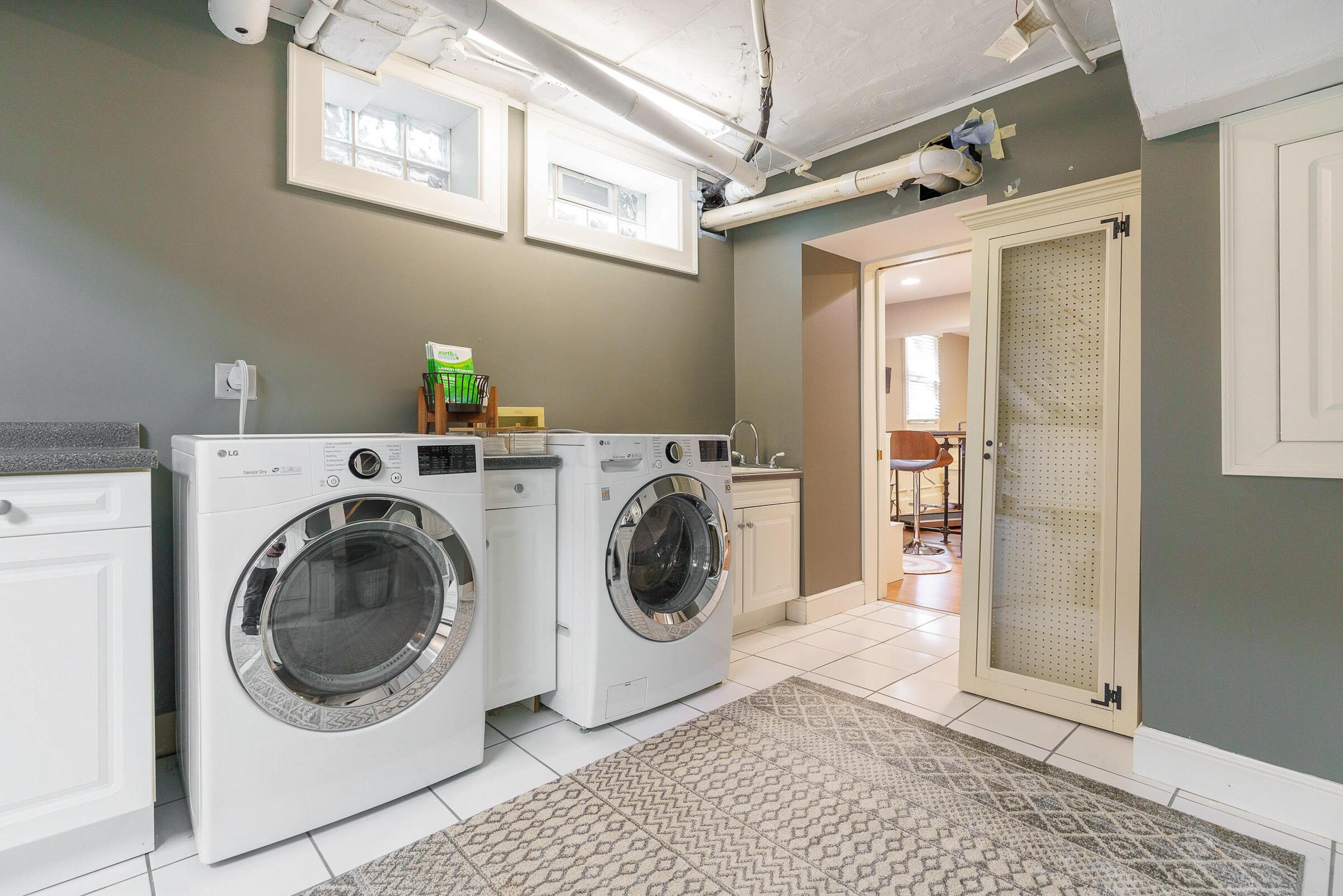 271 N Columbia Avenue