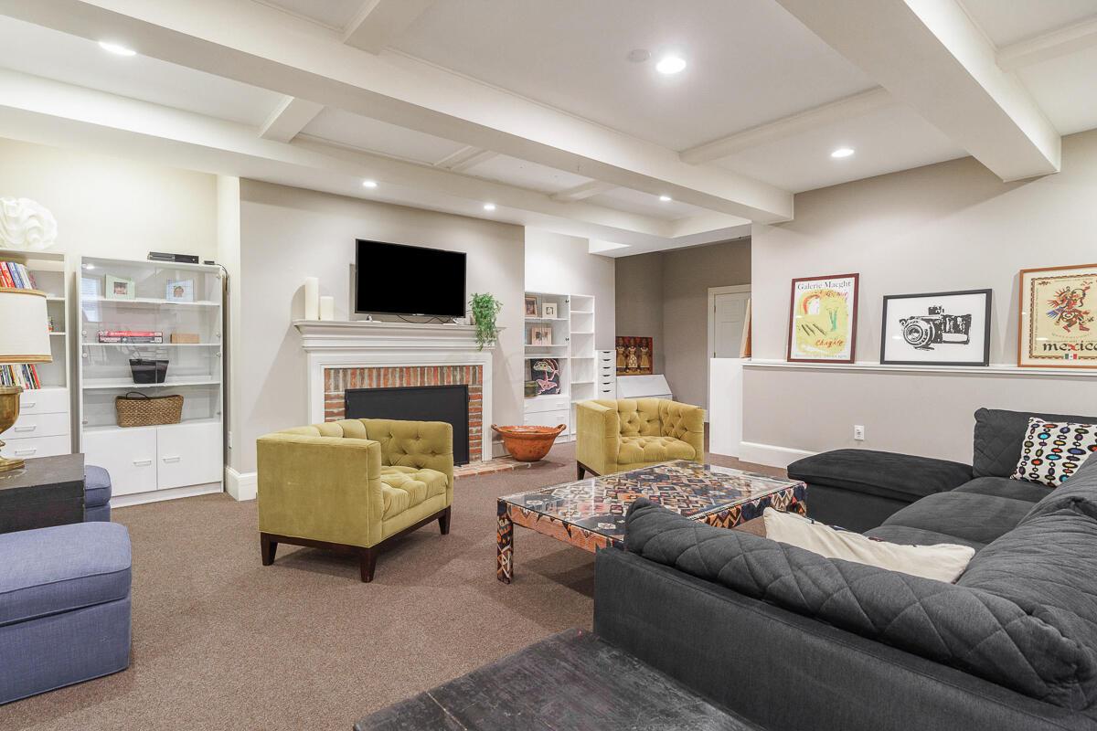 271 N Columbia Avenue