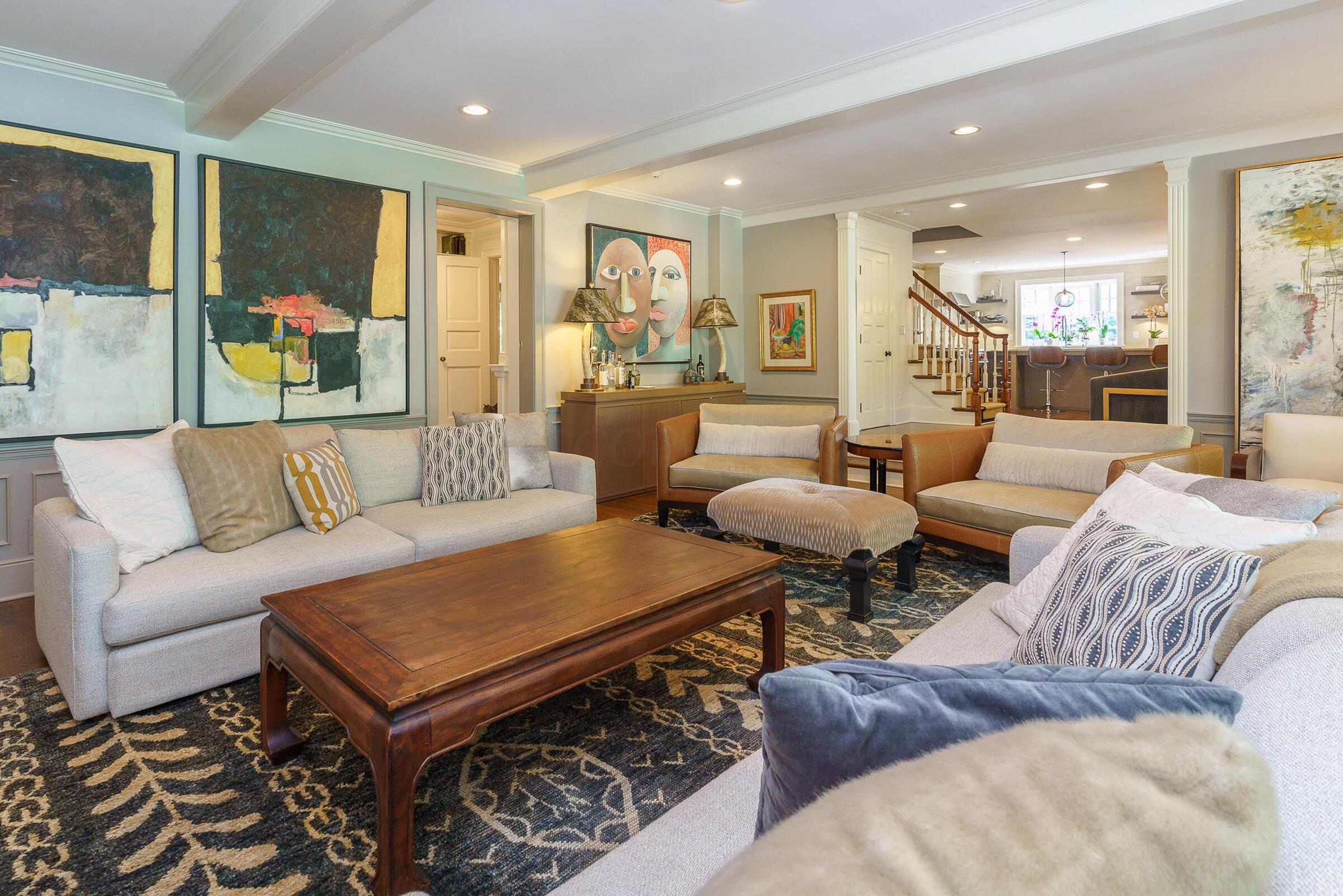 271 N Columbia Avenue