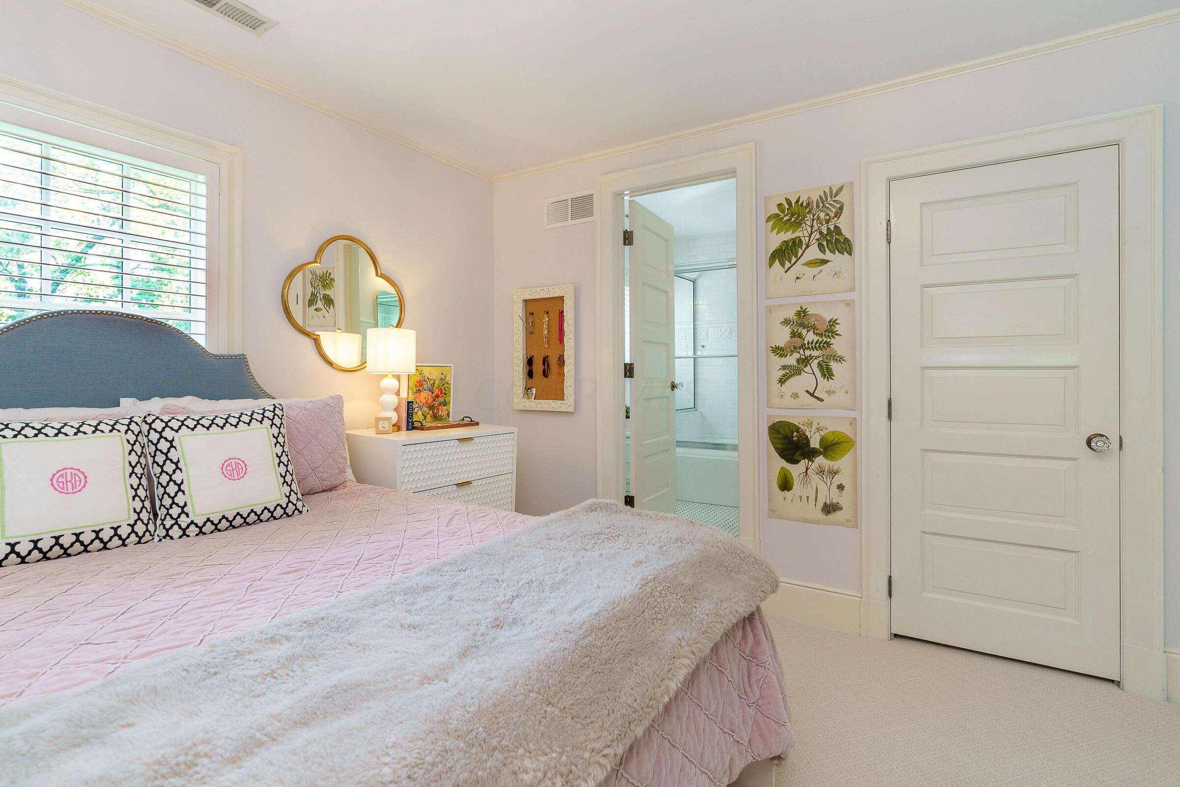 271 N Columbia Avenue