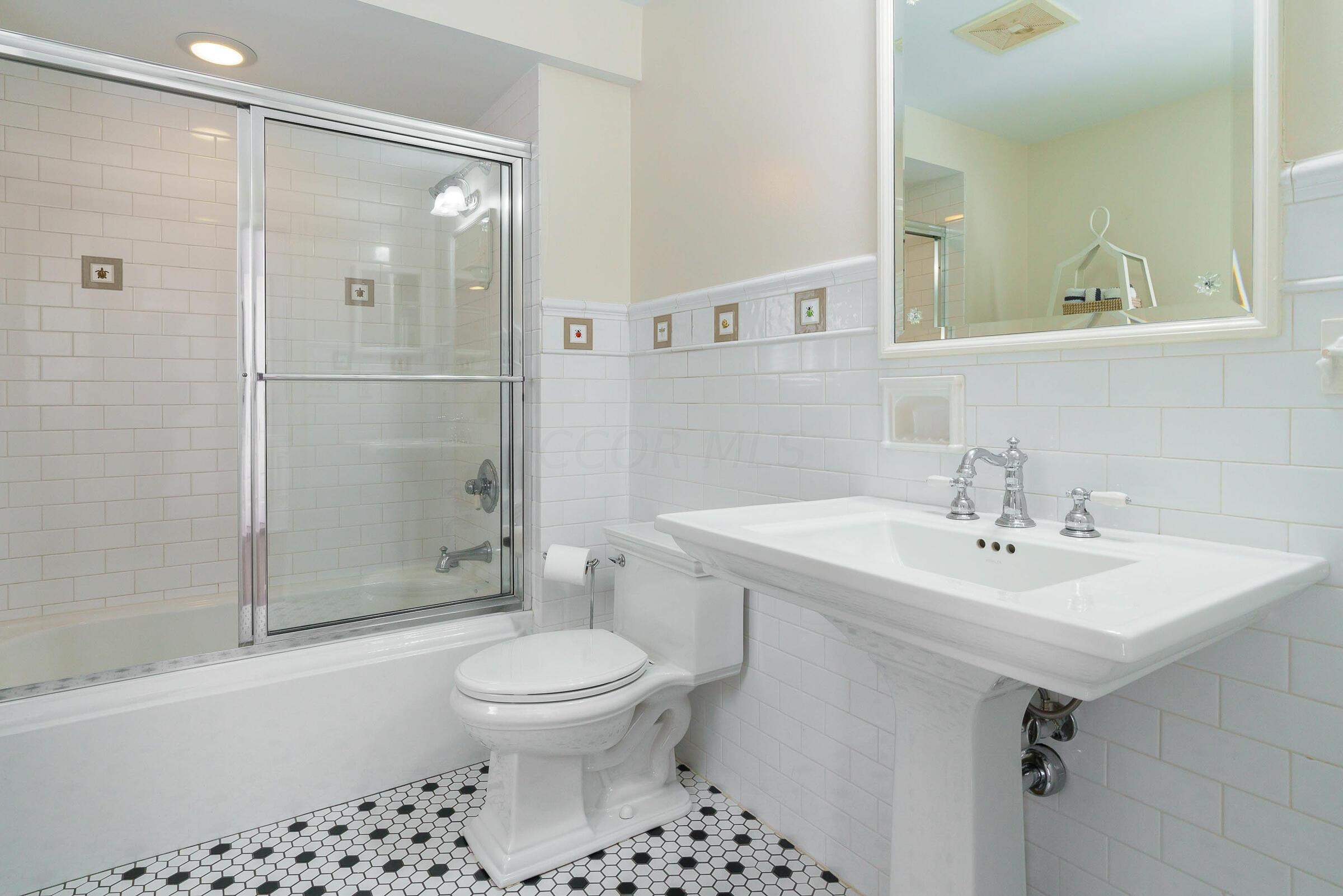 271 N Columbia Avenue