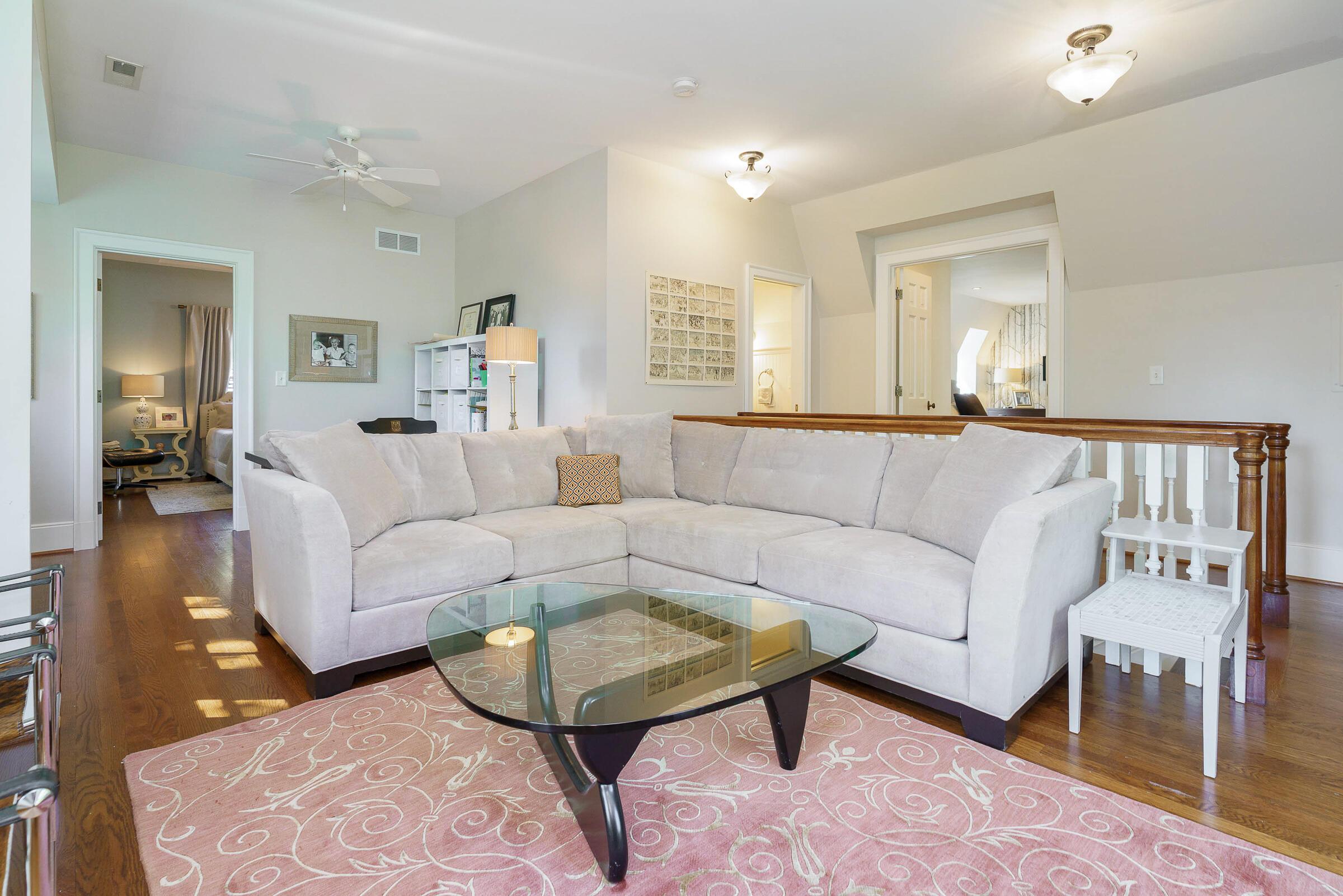 271 N Columbia Avenue