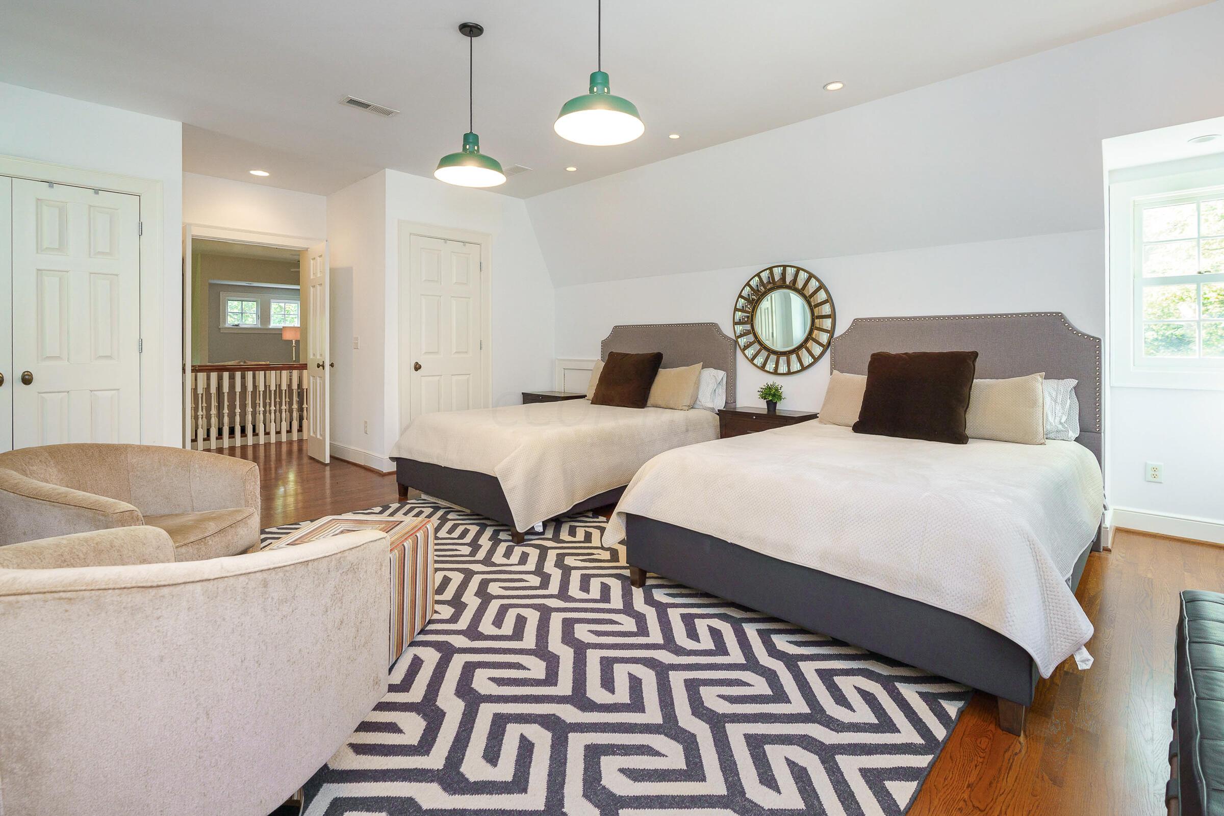 271 N Columbia Avenue