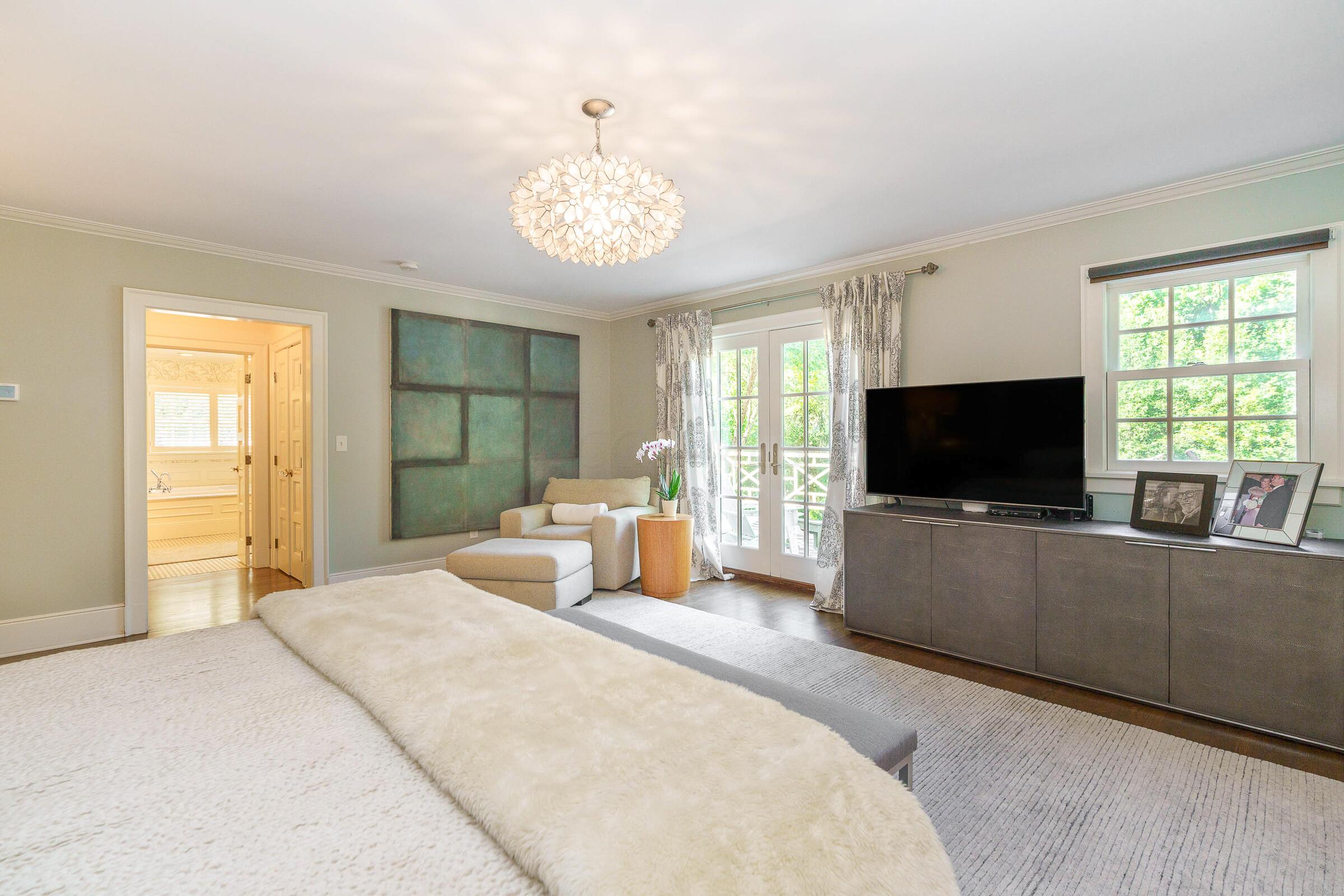 271 N Columbia Avenue