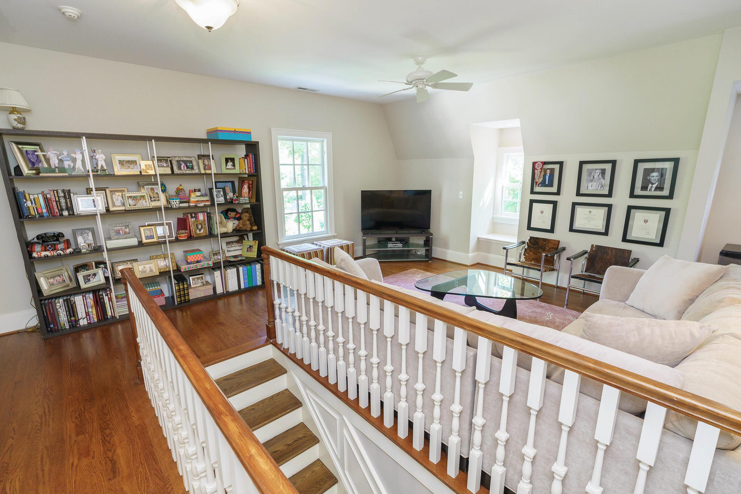 271 N Columbia Avenue