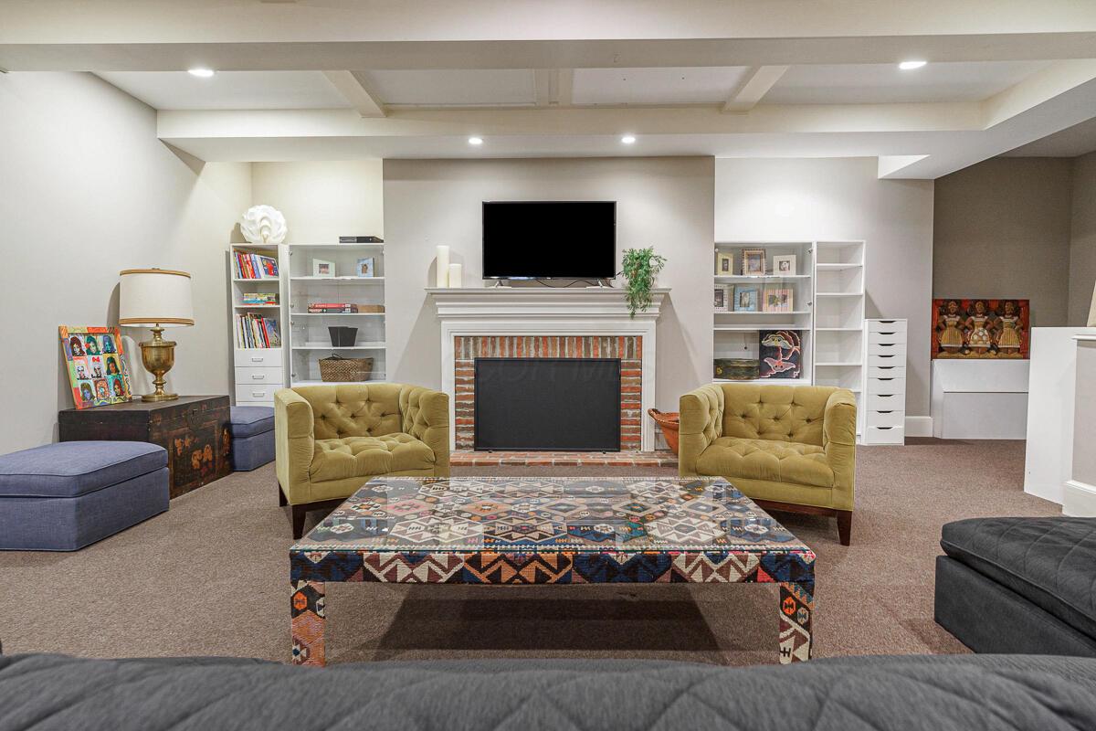 271 N Columbia Avenue