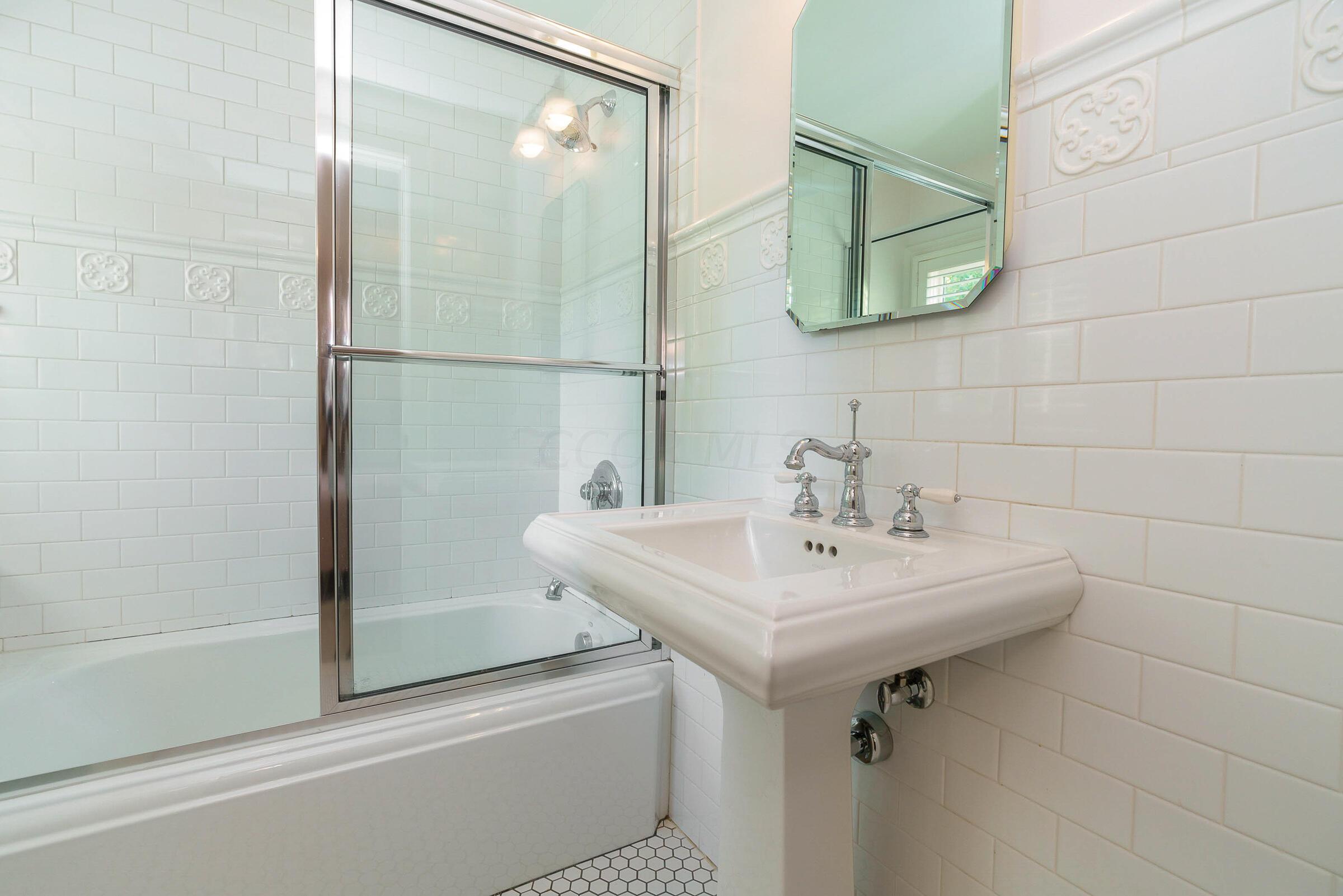 271 N Columbia Avenue