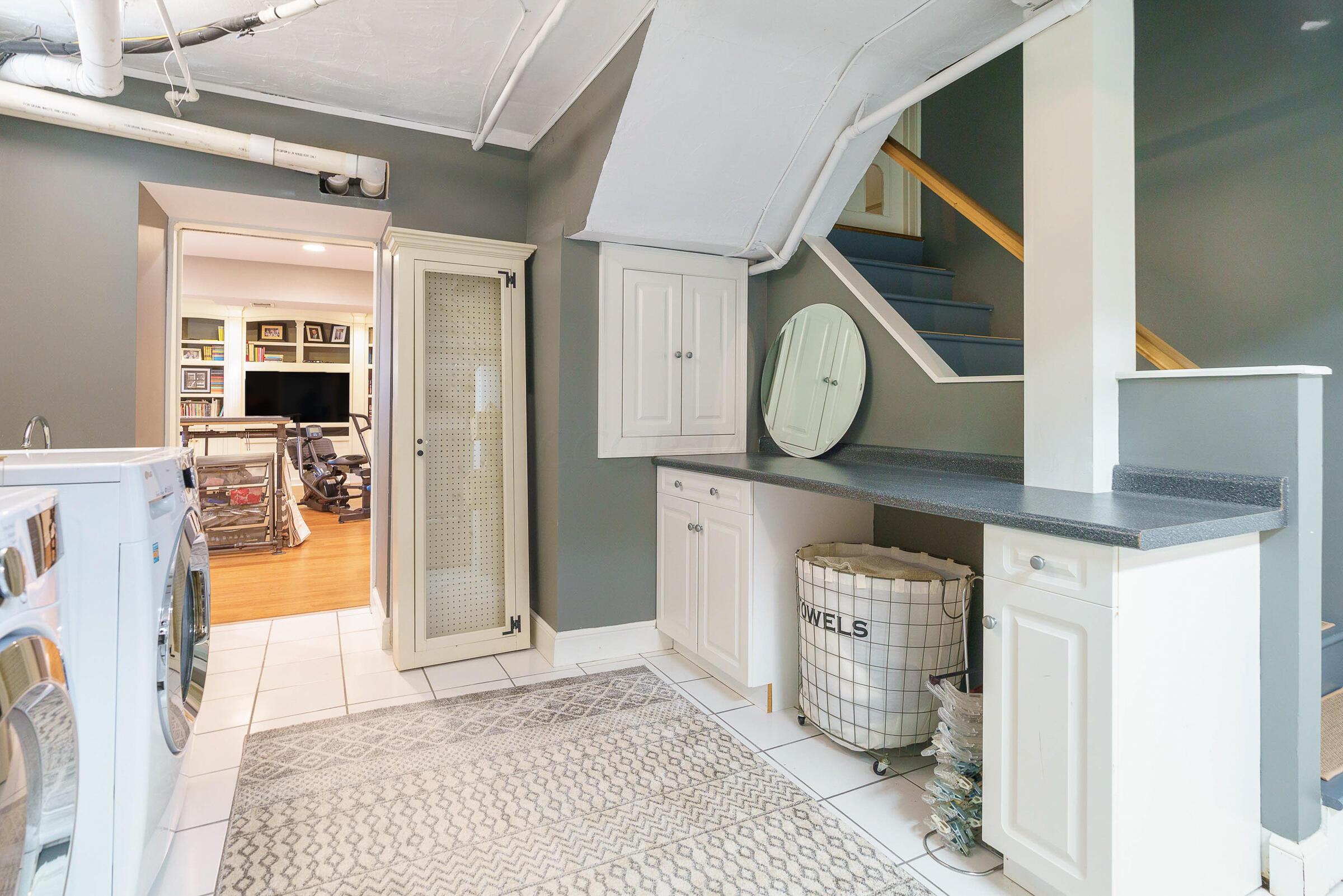 271 N Columbia Avenue