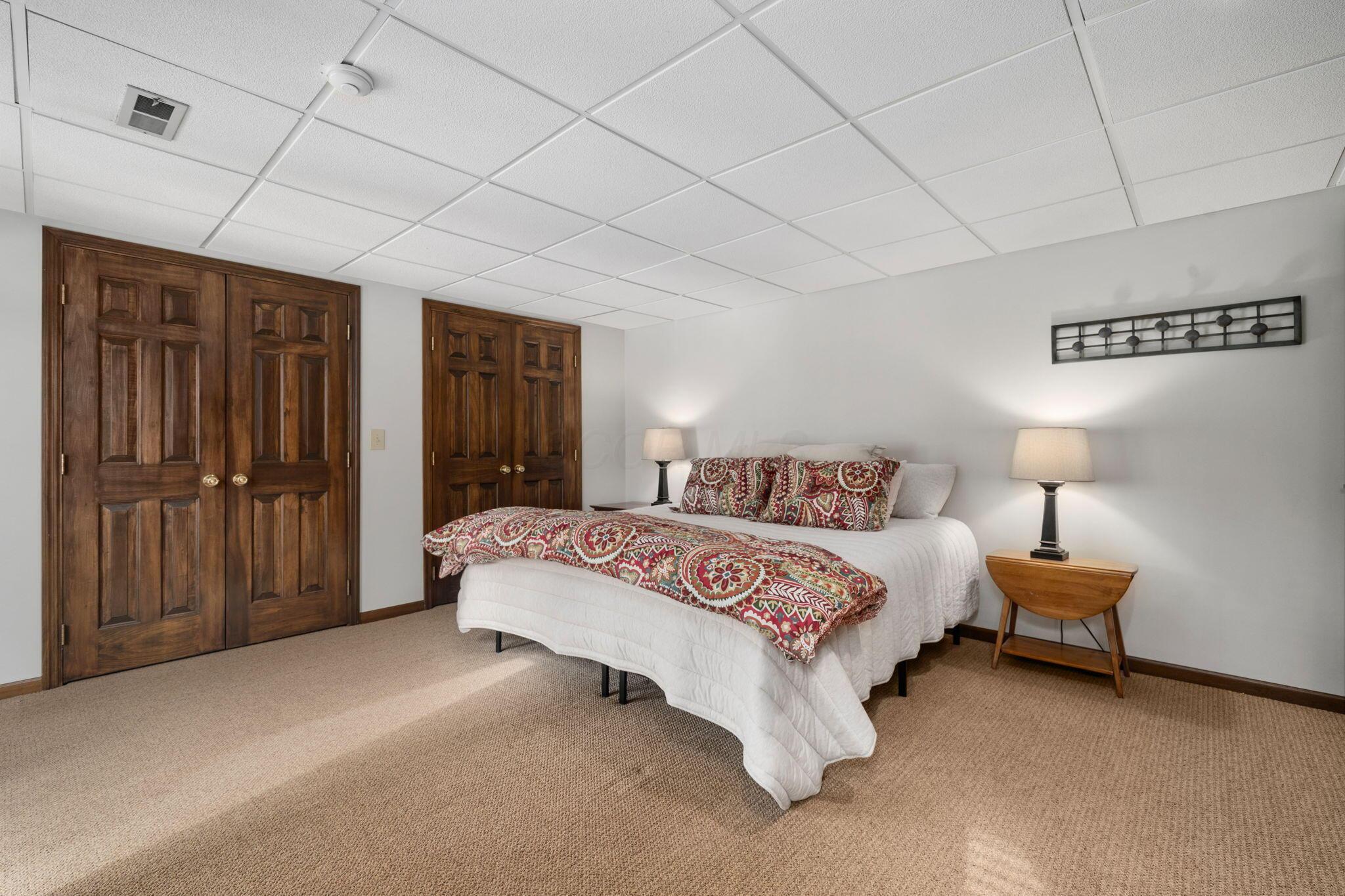 6637 Lakeside Circle E