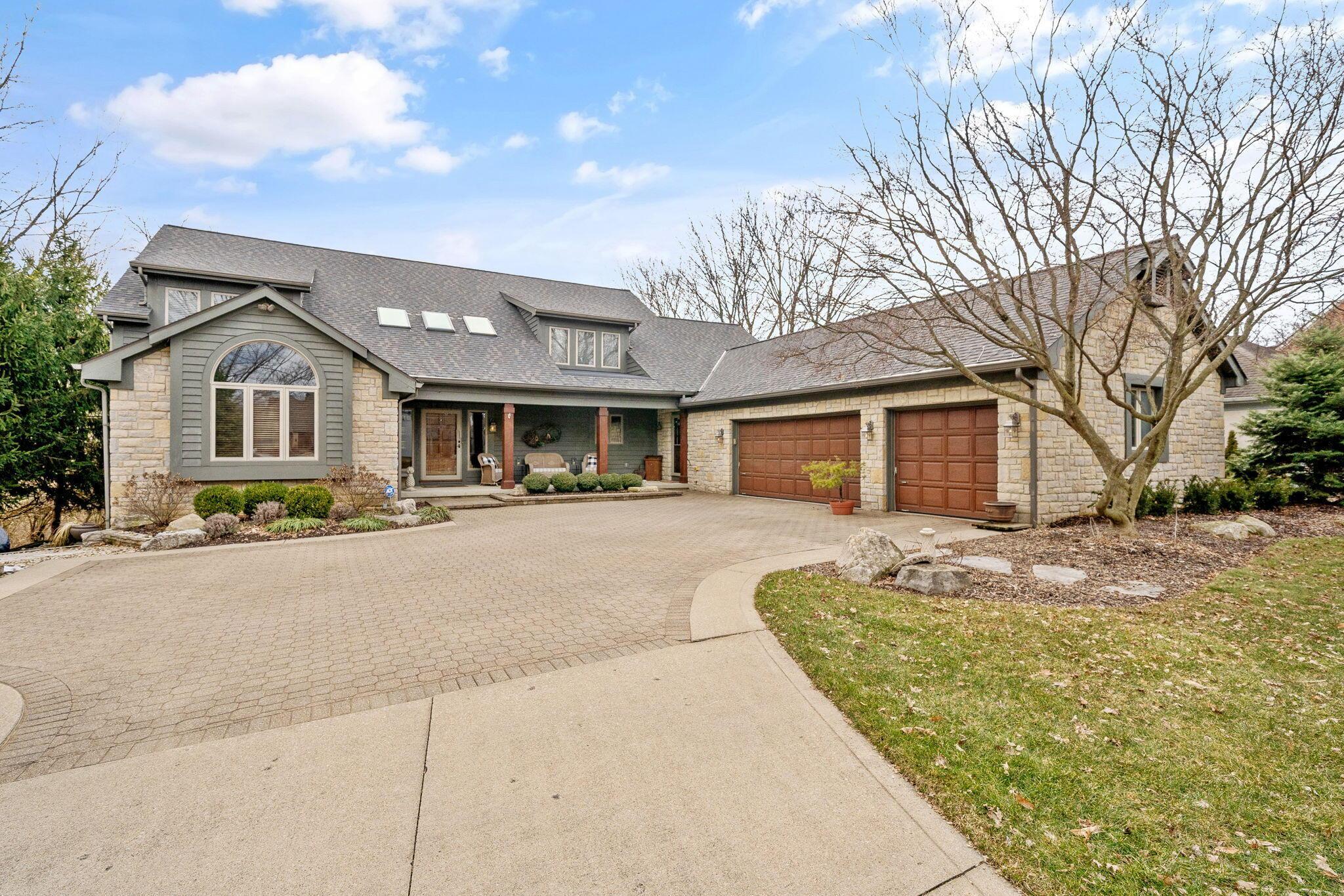 6637 Lakeside Circle E