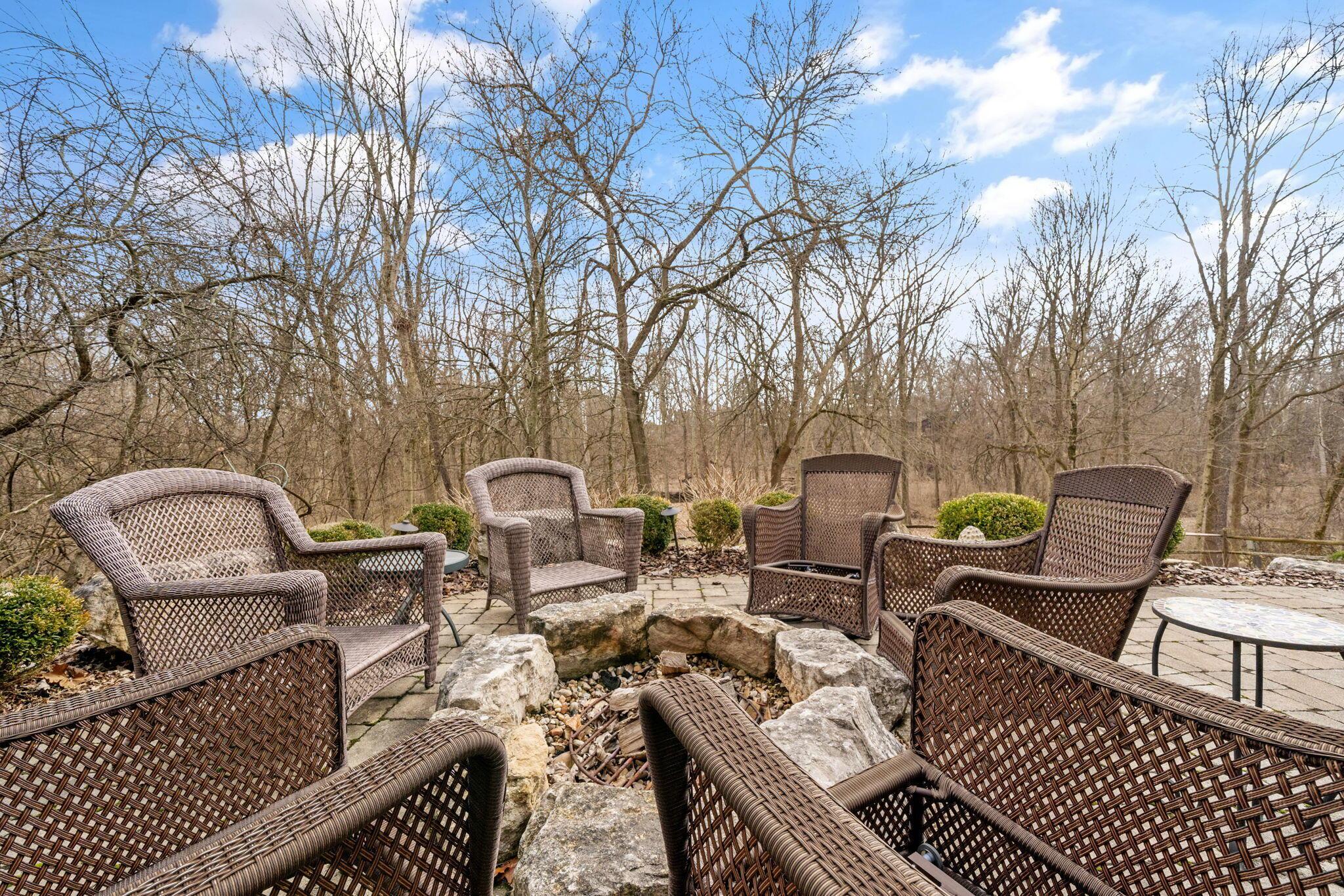 6637 Lakeside Circle E