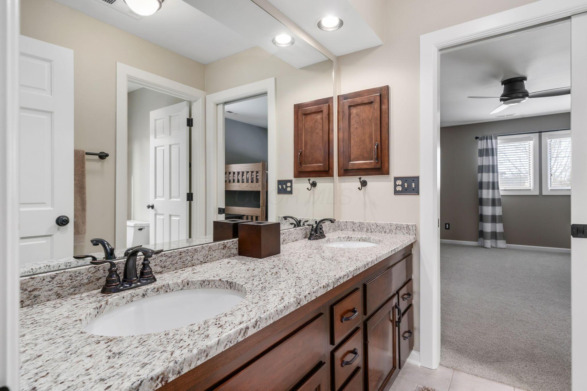 6637 Lakeside Circle E