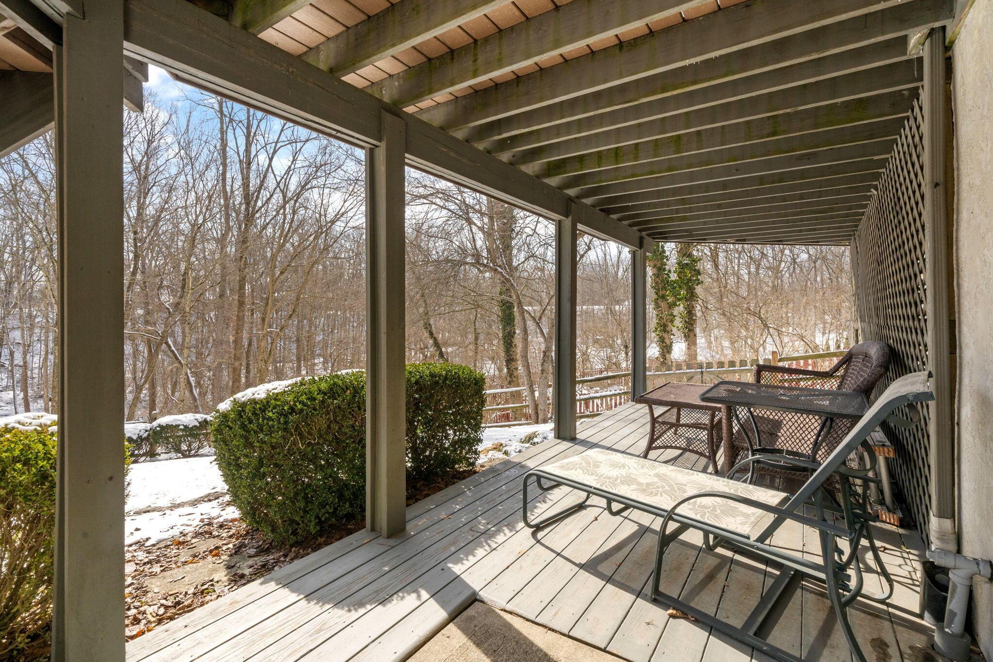 6637 Lakeside Circle E