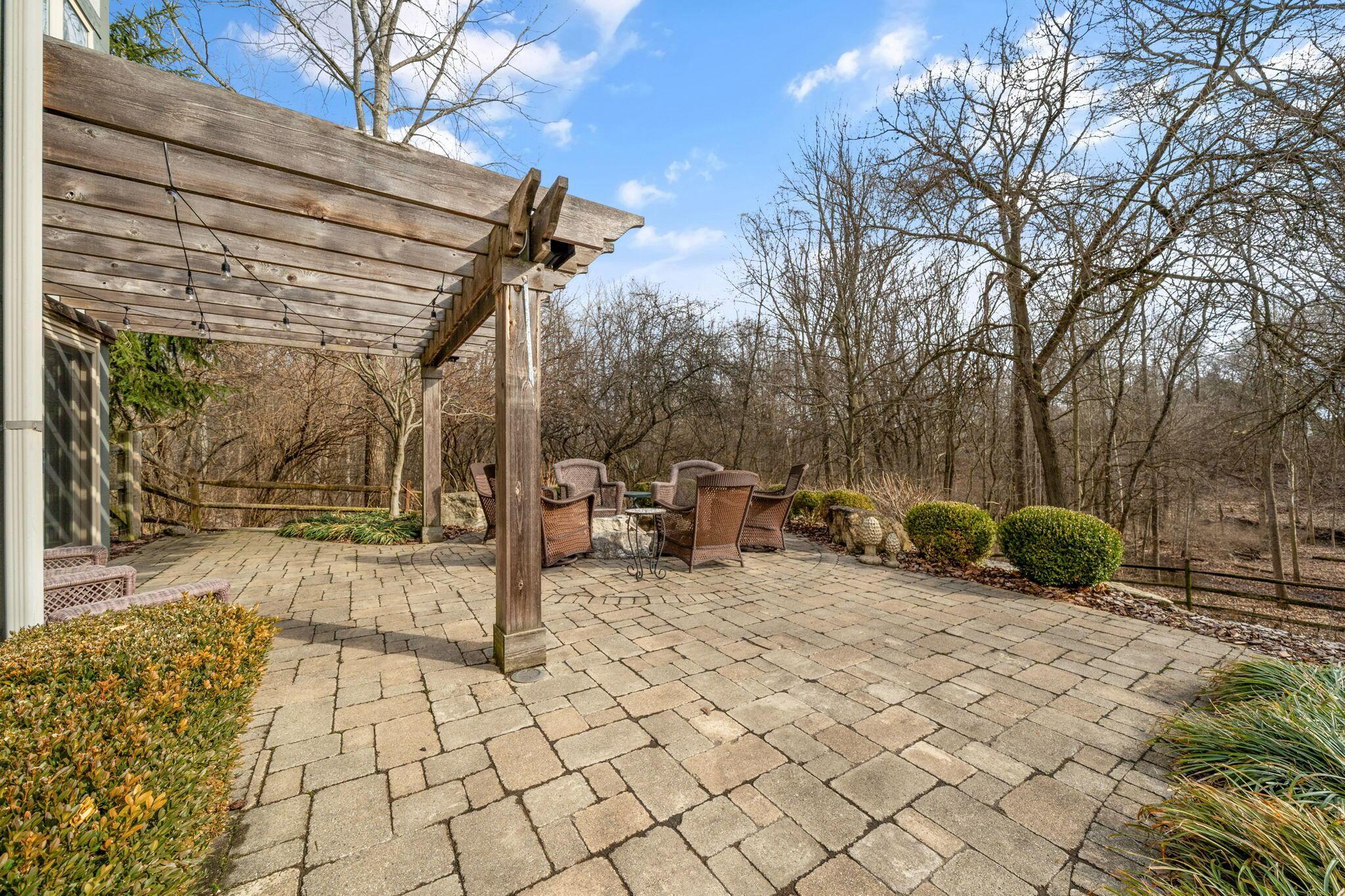 6637 Lakeside Circle E