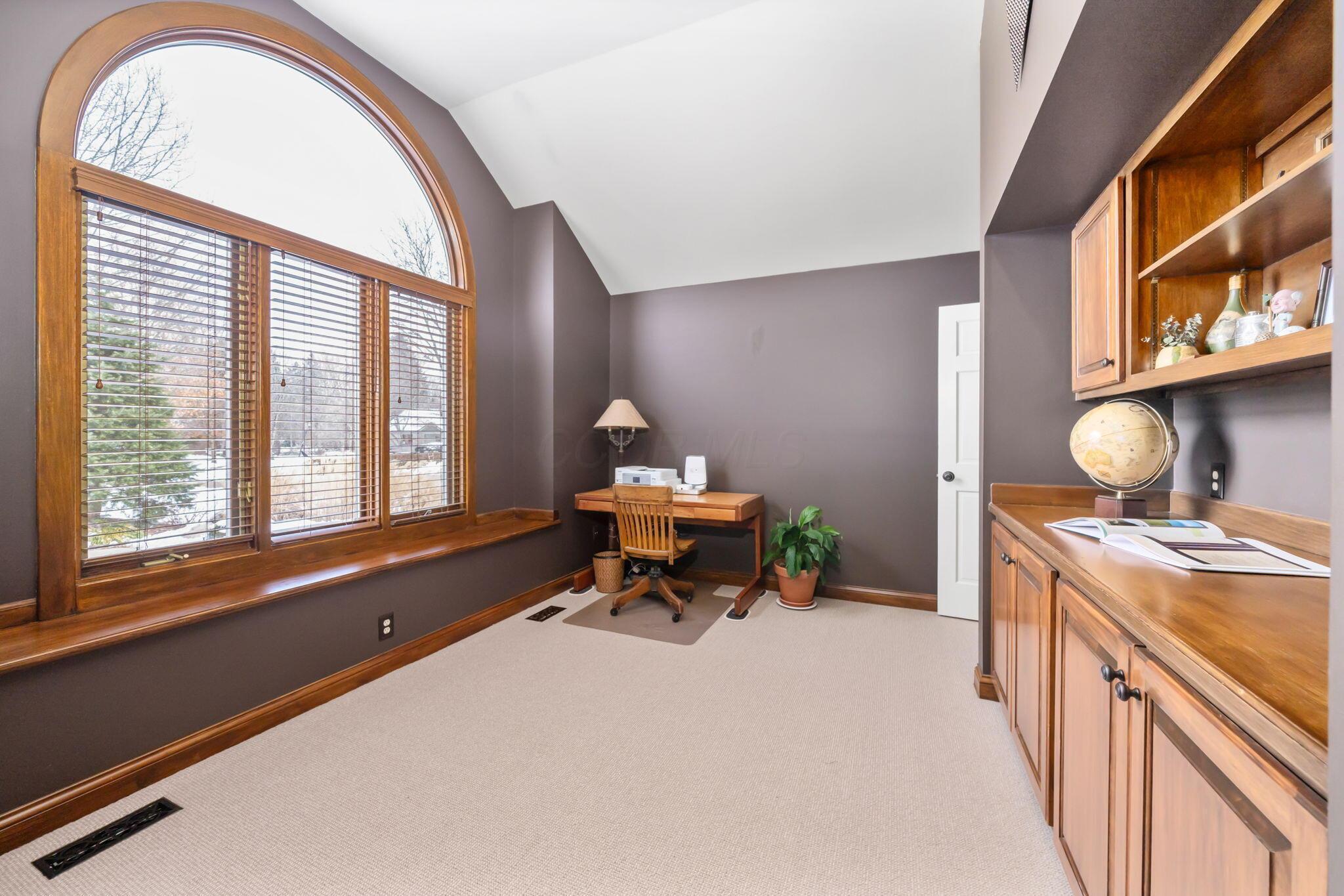 6637 Lakeside Circle E