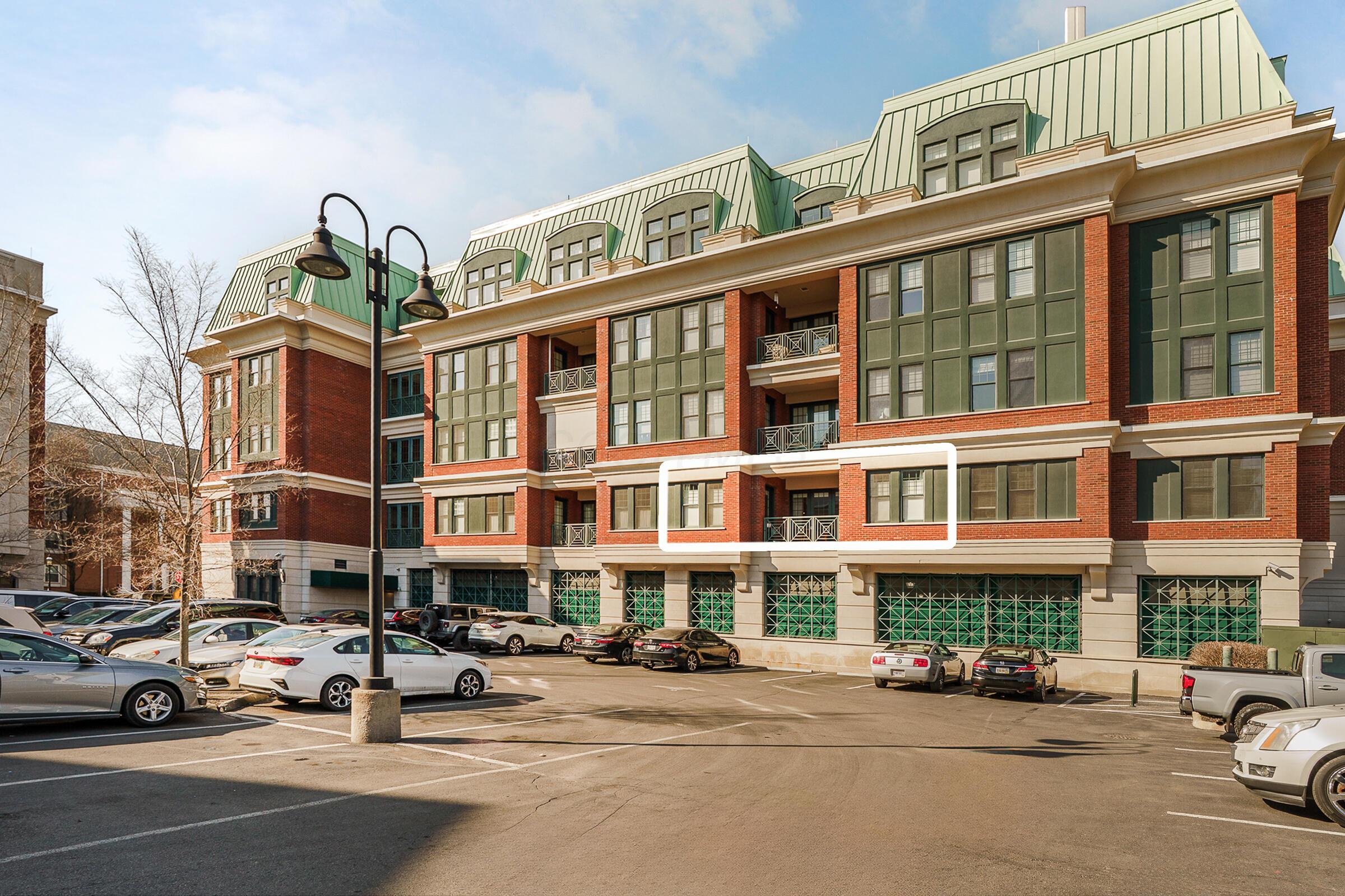 500 S Parkview Avenue, 205