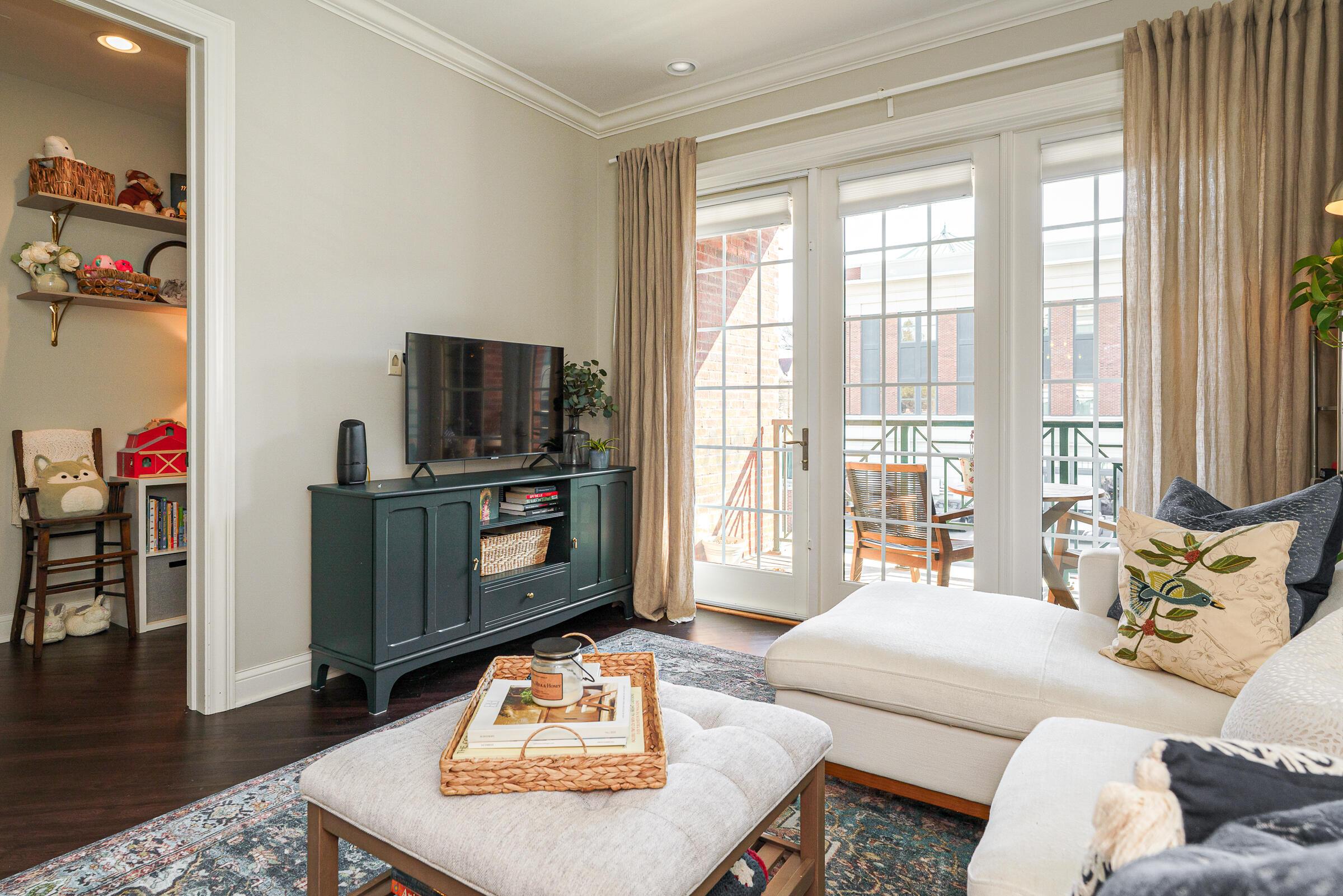 500 S Parkview Avenue, 205