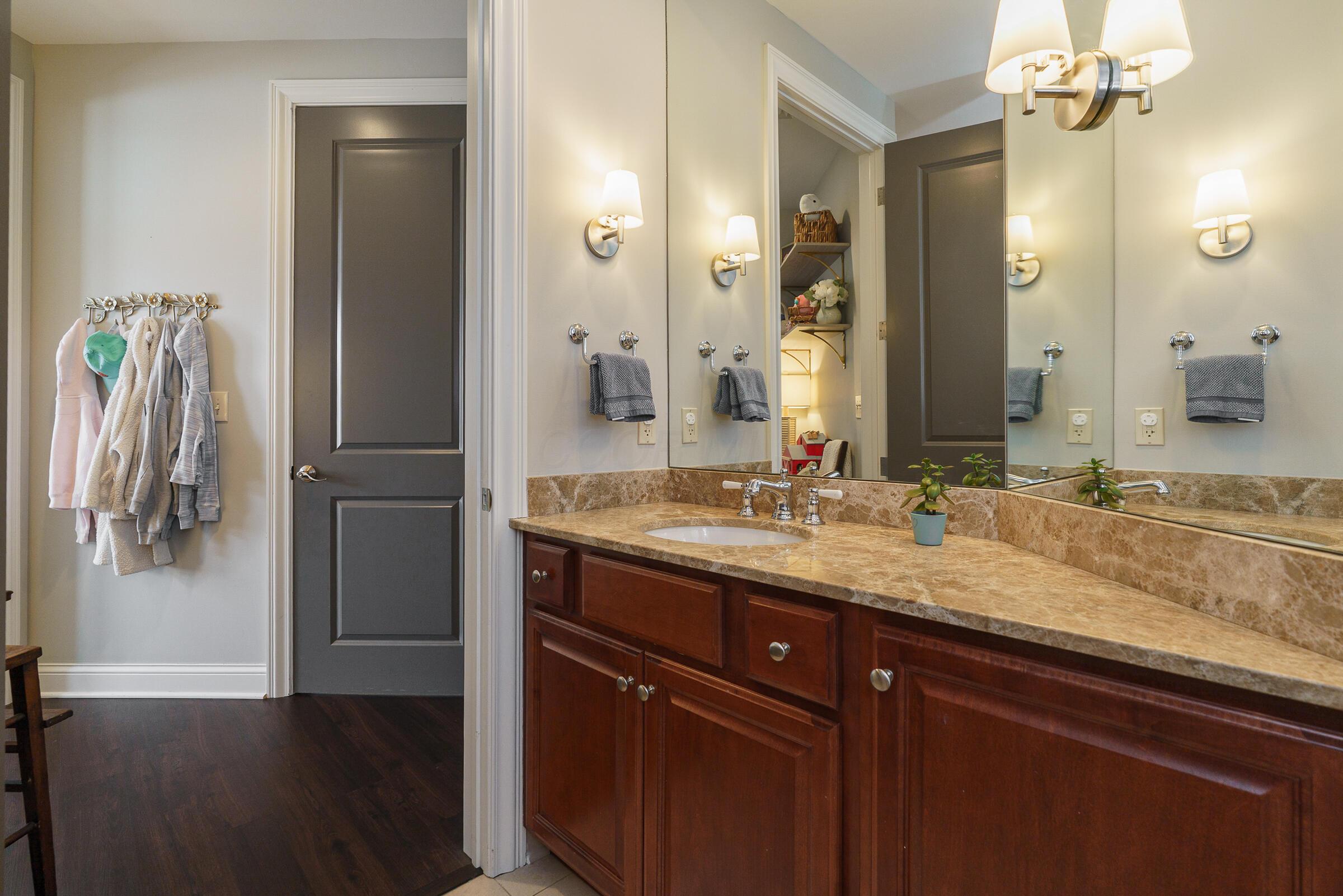 500 S Parkview Avenue, 205