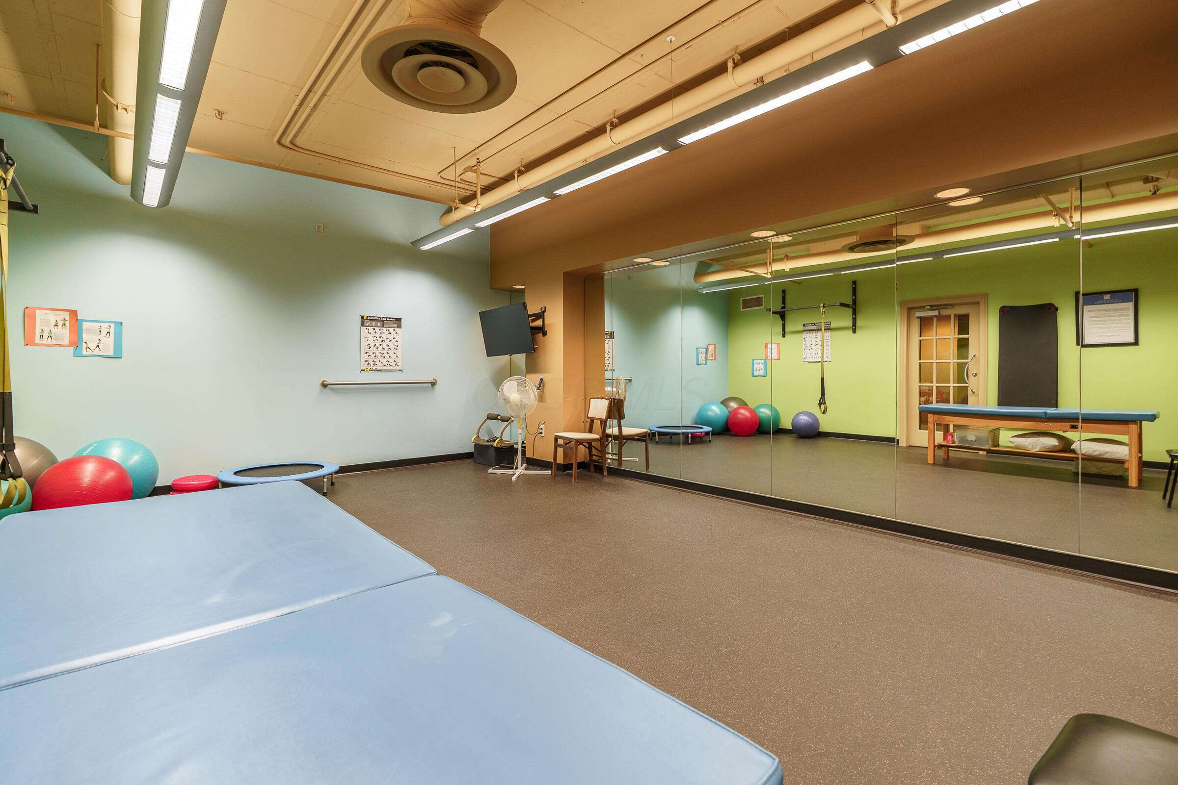 500 S Parkview Avenue, 205