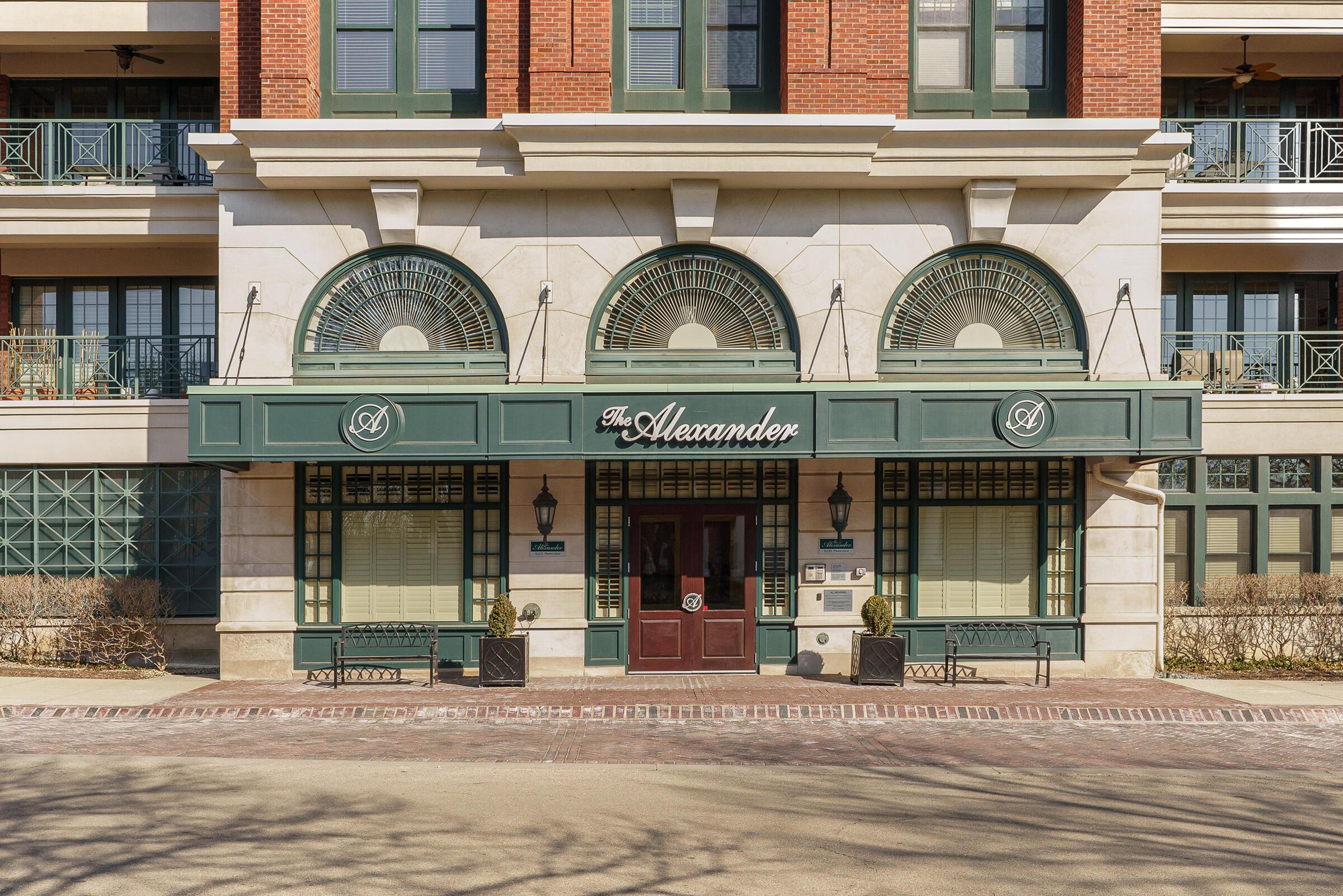 500 S Parkview Avenue, 205