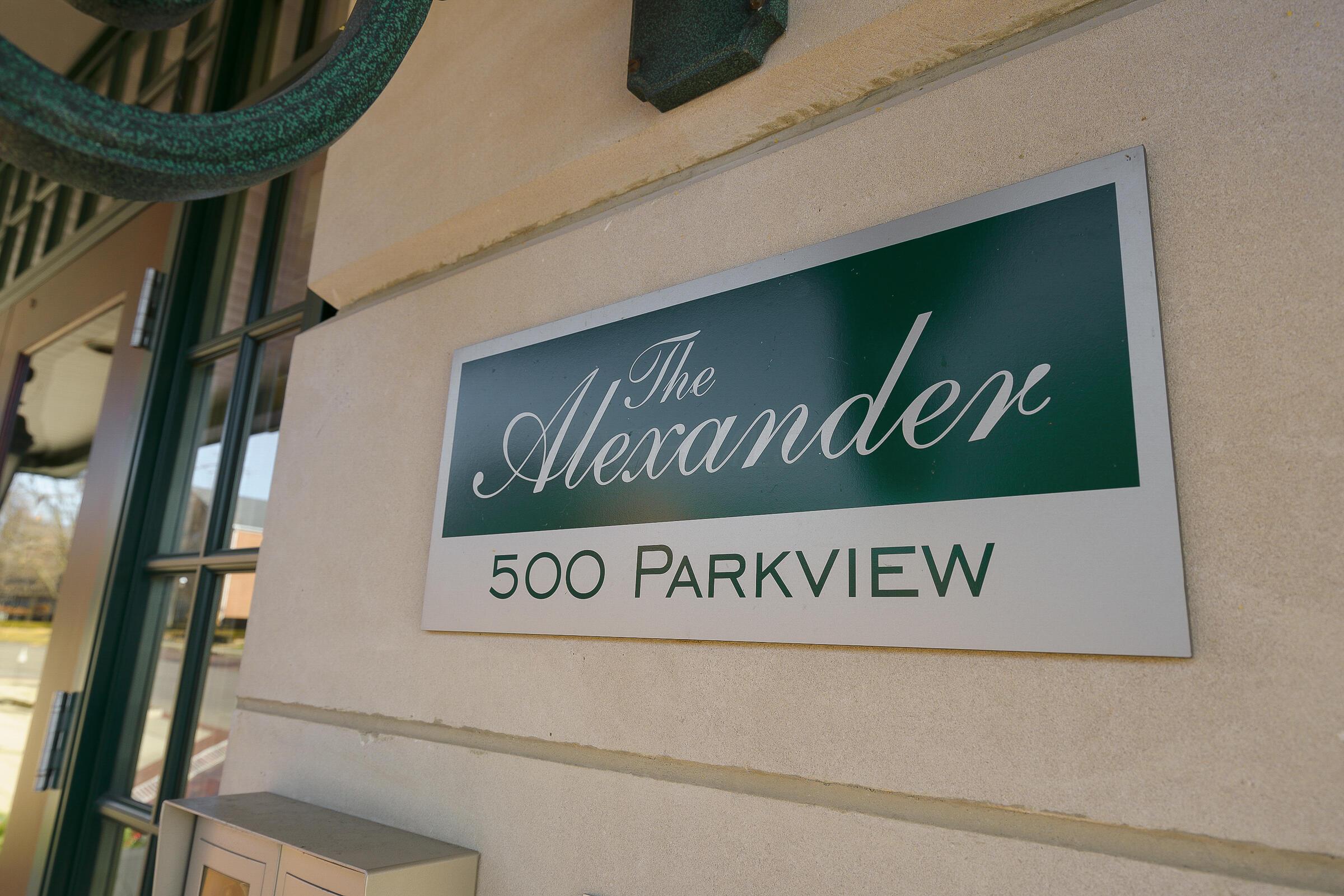 500 S Parkview Avenue, 205