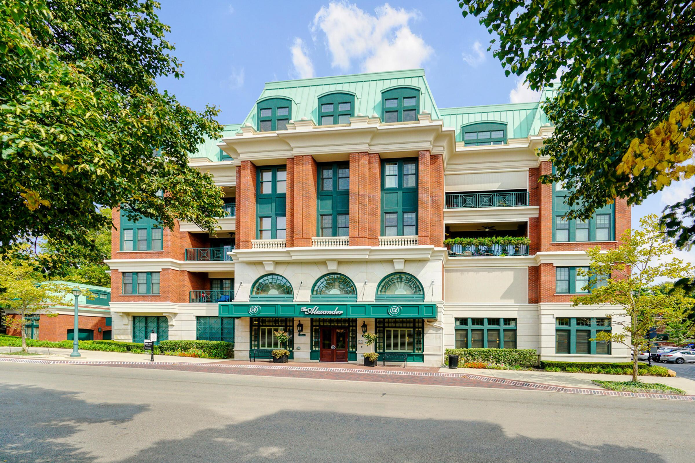 500 S Parkview Avenue, 205