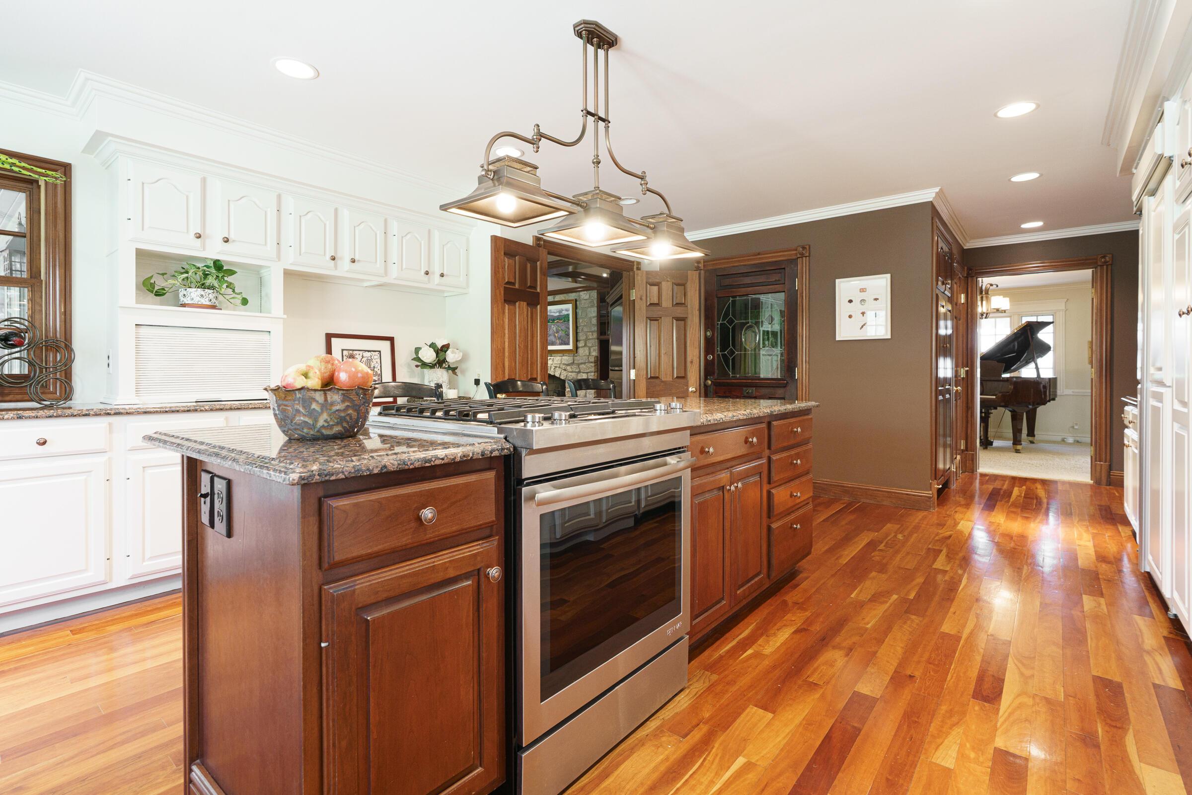 6500 Plesenton Drive