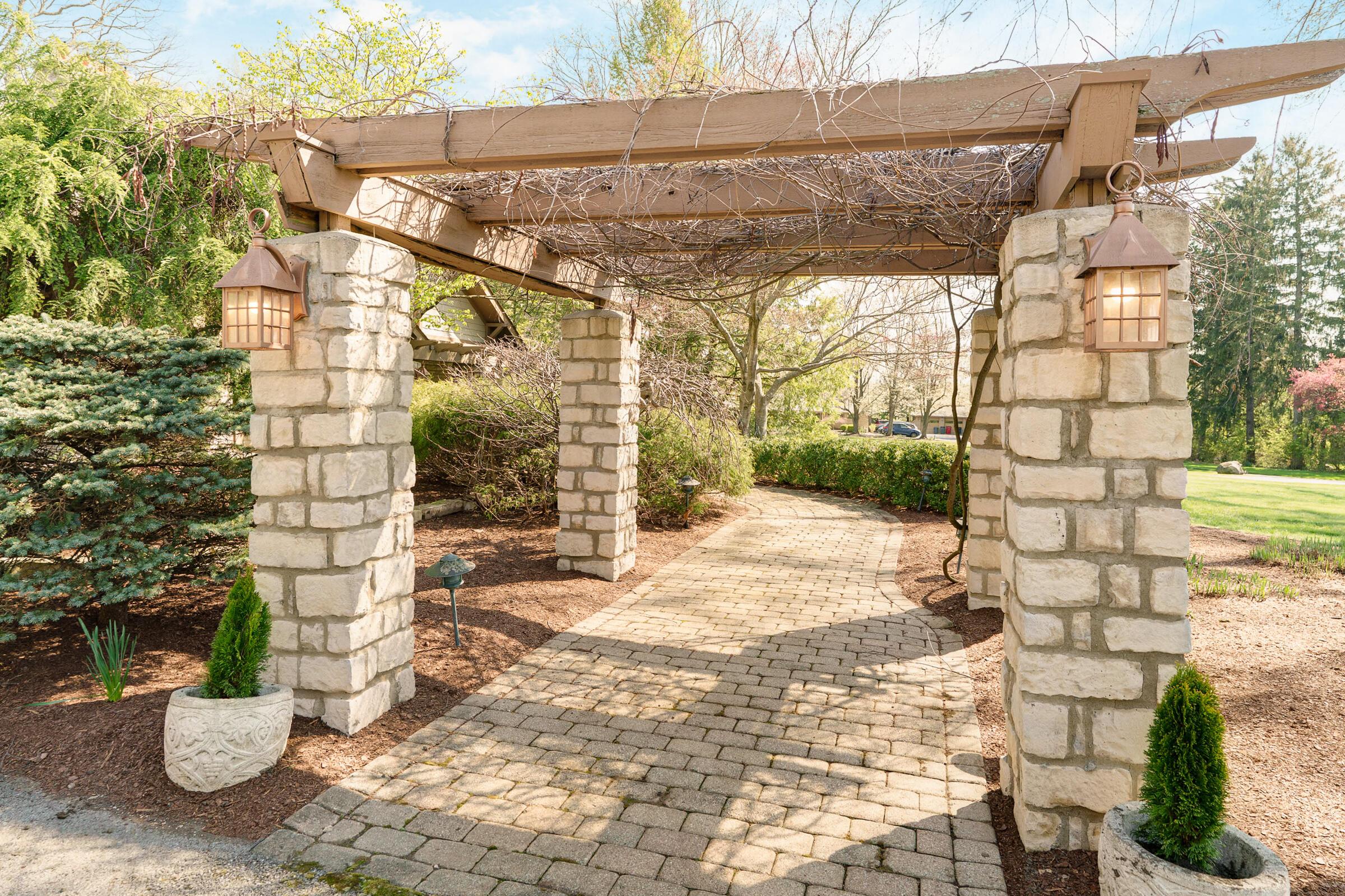 6500 Plesenton Drive