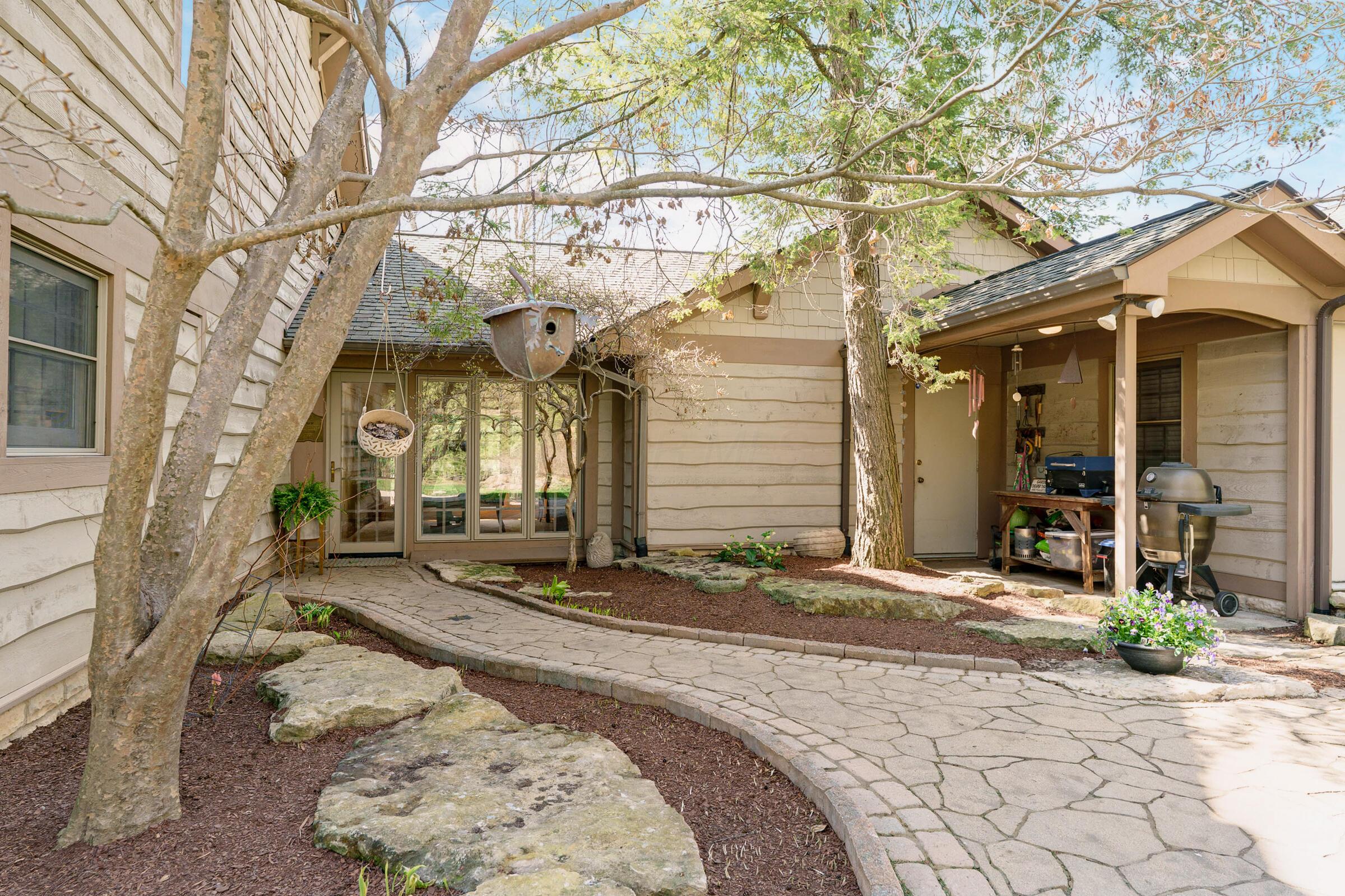 6500 Plesenton Drive