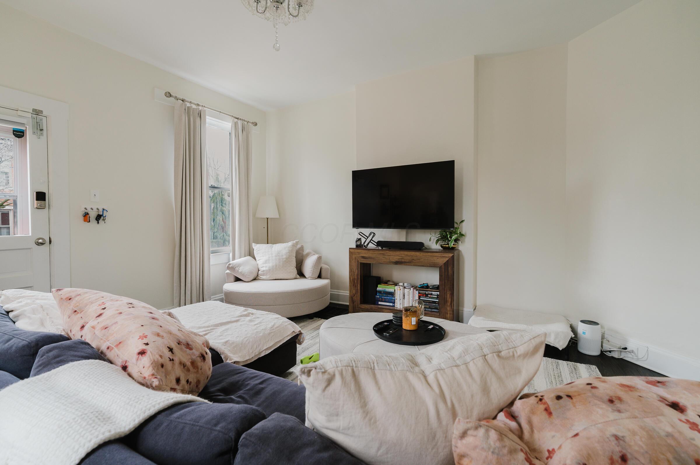 738-740 S 5th Street